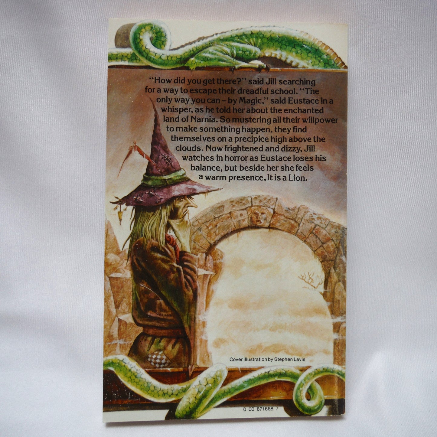 THE COMPLETE CHRONICLES OF NARNIA, The Seven-Volume Slipcase Set by C.S. Lewis, RARE: Fontana Lions 1980 Canadian Edition!