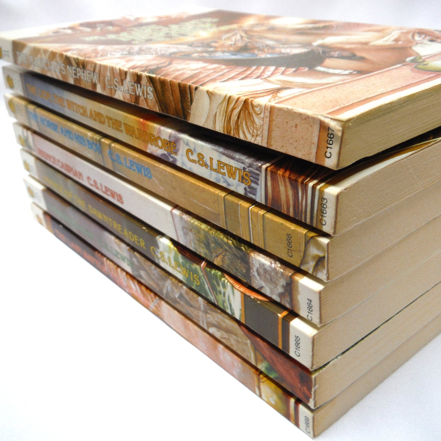 THE COMPLETE CHRONICLES OF NARNIA, The Seven-Volume Slipcase Set by C.S. Lewis, RARE: Fontana Lions 1980 Canadian Edition!