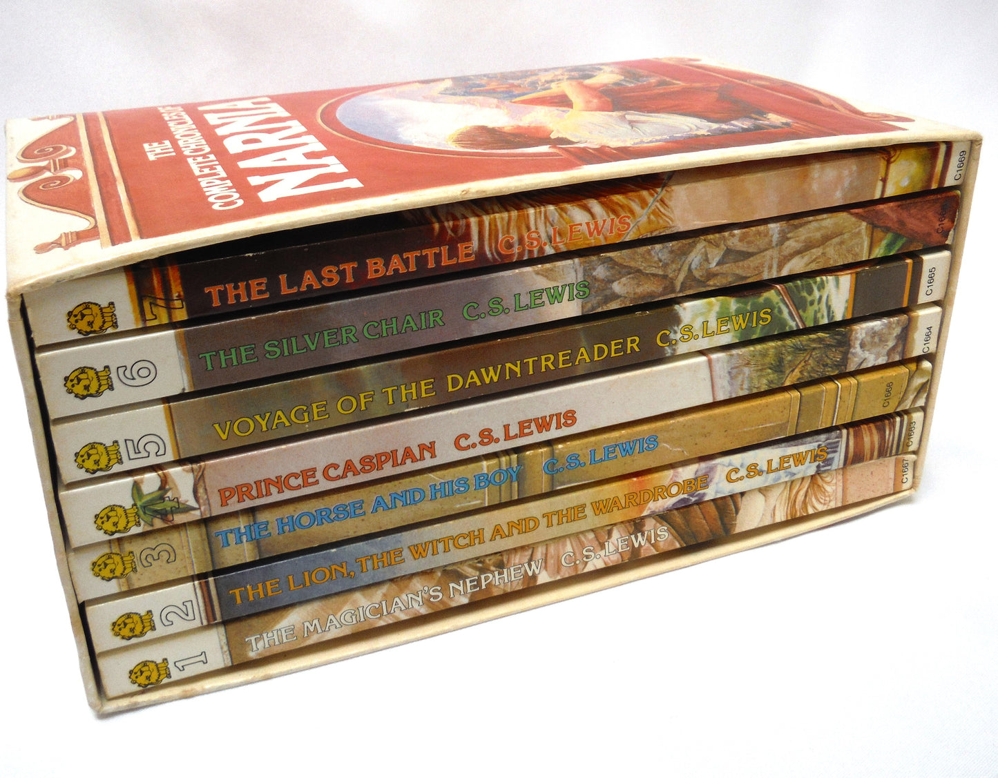 THE COMPLETE CHRONICLES OF NARNIA, The Seven-Volume Slipcase Set by C.S. Lewis, RARE: Fontana Lions 1980 Canadian Edition!