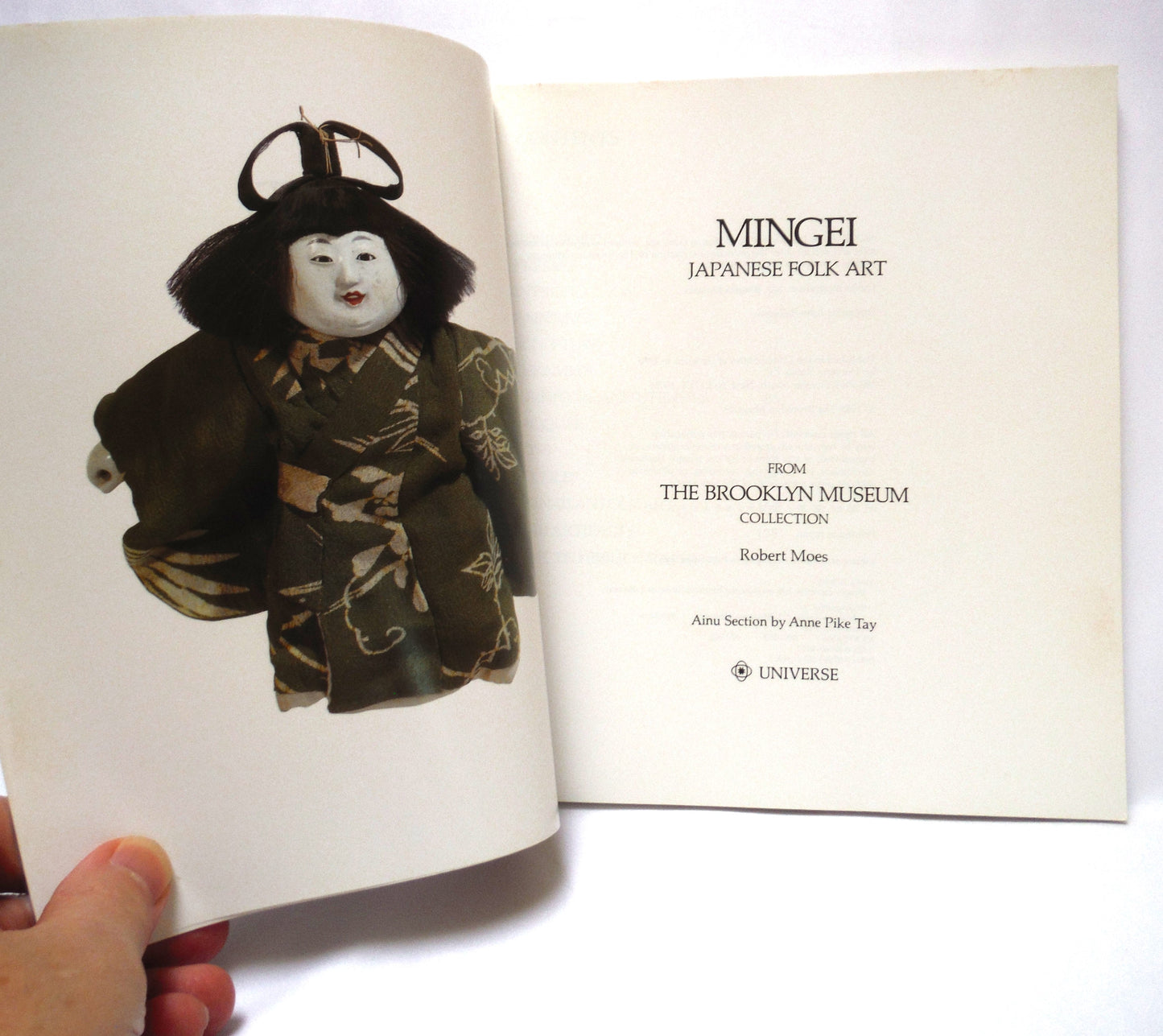 MINGEI, Japanese Folk Art from the BROOKLYN MUSEUM COLLECTION, by Robert Moes, Ainu Section by Anne Pike Tay (1985 1st Ed.)
