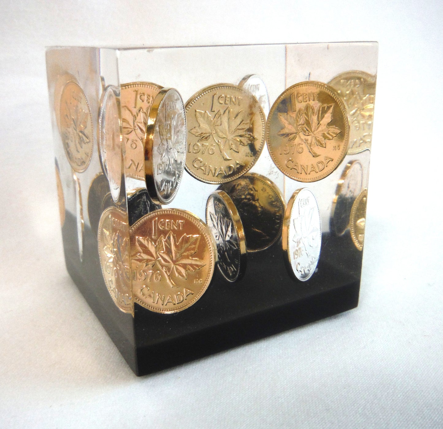1976 Canadian Pennies: Vintage Clear Acrylic Lucite Souvenir Block Paperweight of TEN COINS!