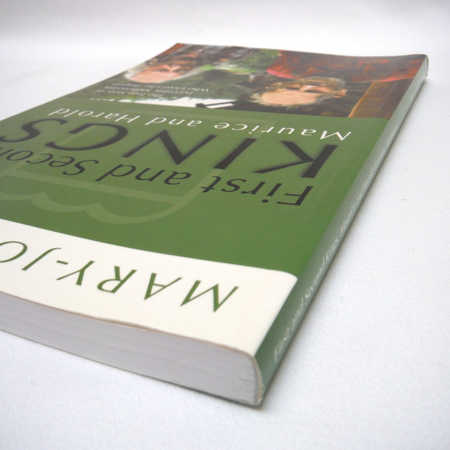 FIRST AND SECOND KINGS, The True Story of Eccentric Millionaires Who Lived Like Paupers, by Mary-Jo Burles, 2010