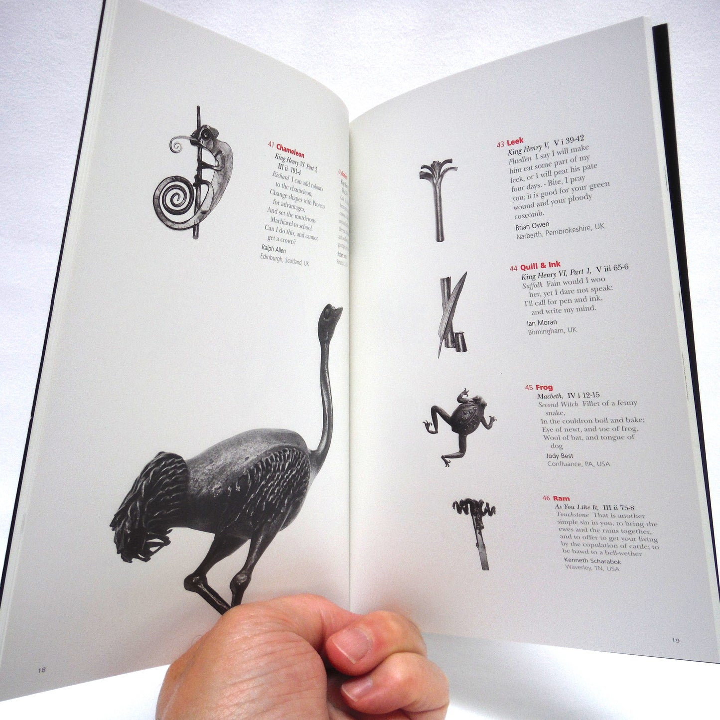 THE BANKSIDE GATES AT SHAKESPEARE'S GLOBE, A Guide by Shakespeare's Globe and FORD (1999 1st Ed.)