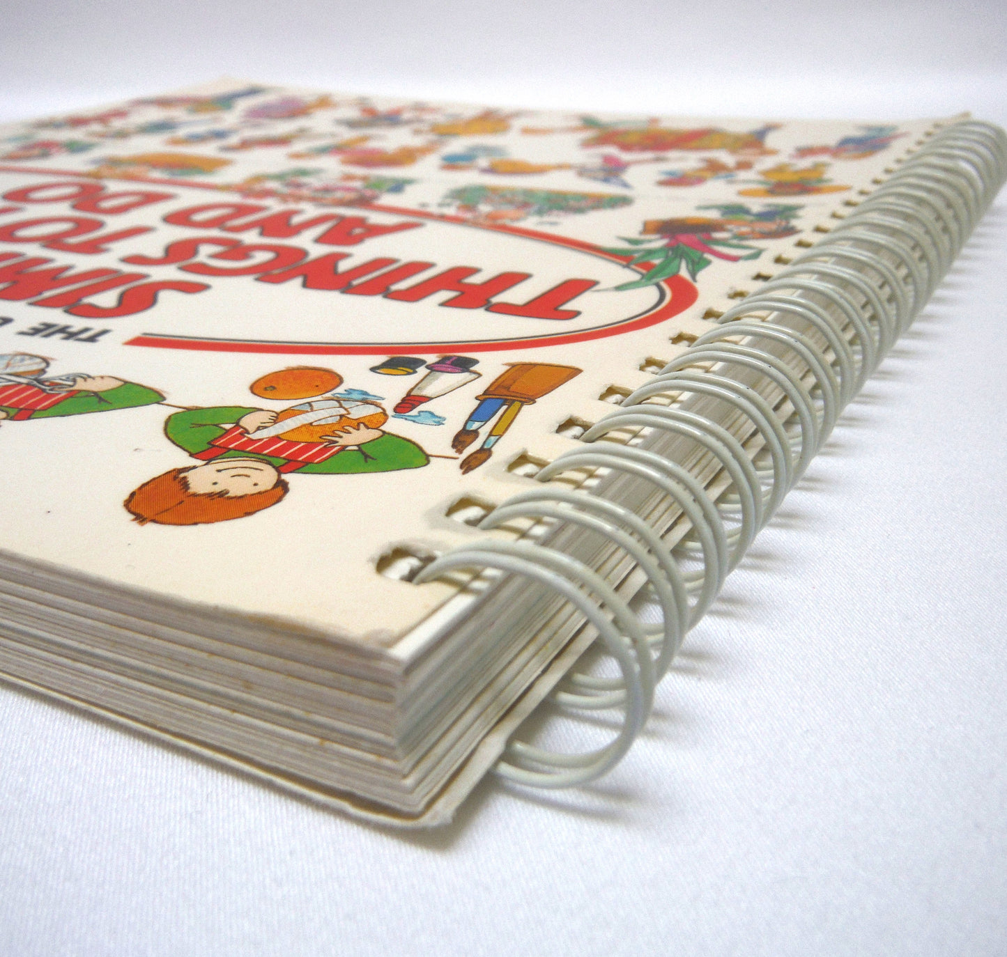 THE USBORNE BOOK OF SIMPLE THINGS TO MAKE AND DO, by Angela Wilkes (1985 1st Ed.)