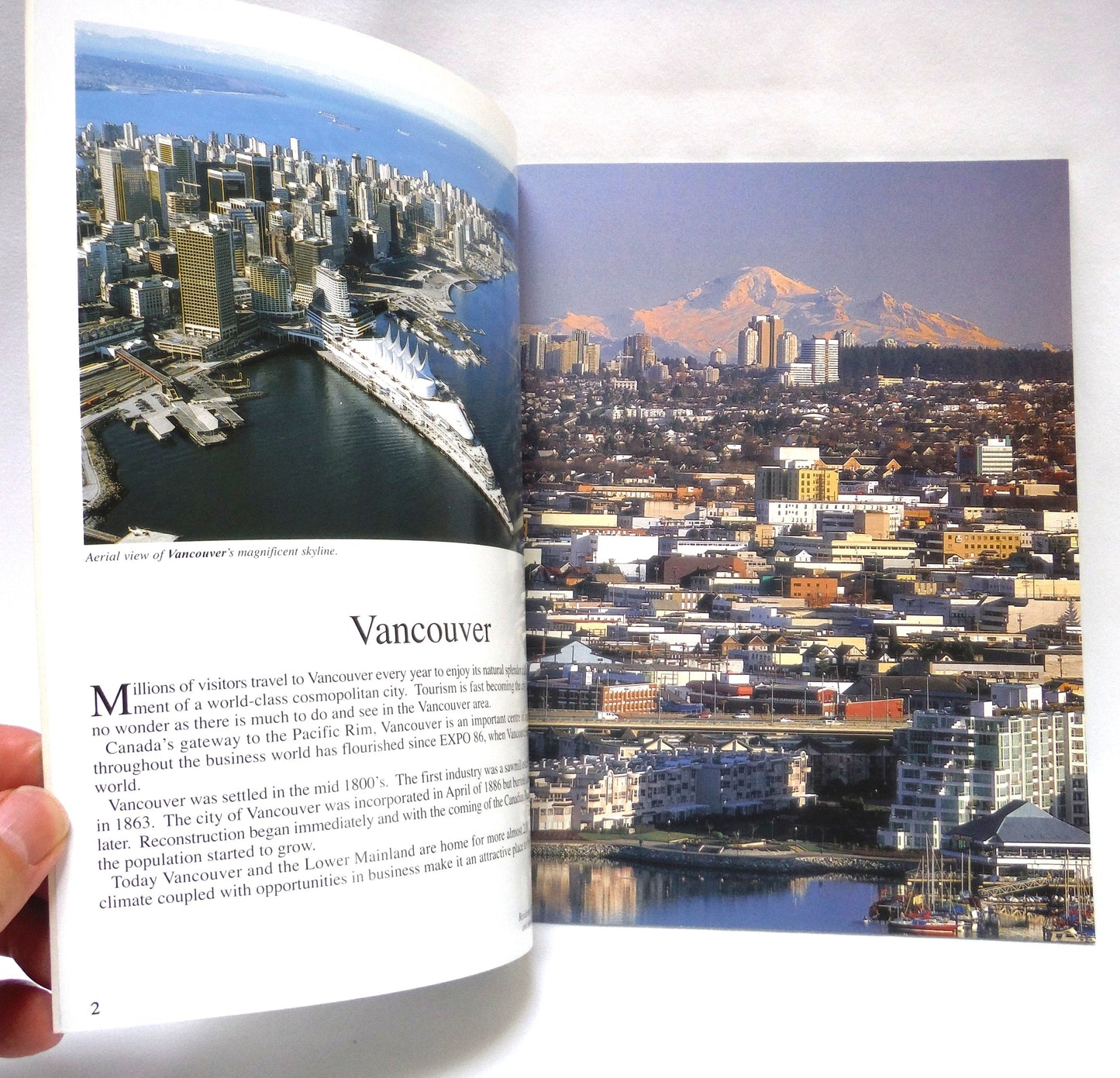 VANCOUVER AND VICTORIA, English Edition Souvenir Tour Guide, by Peggy Stortz and The Irving Weisdorf & Co. Ltd. (2003 1st Rev. Ed.)