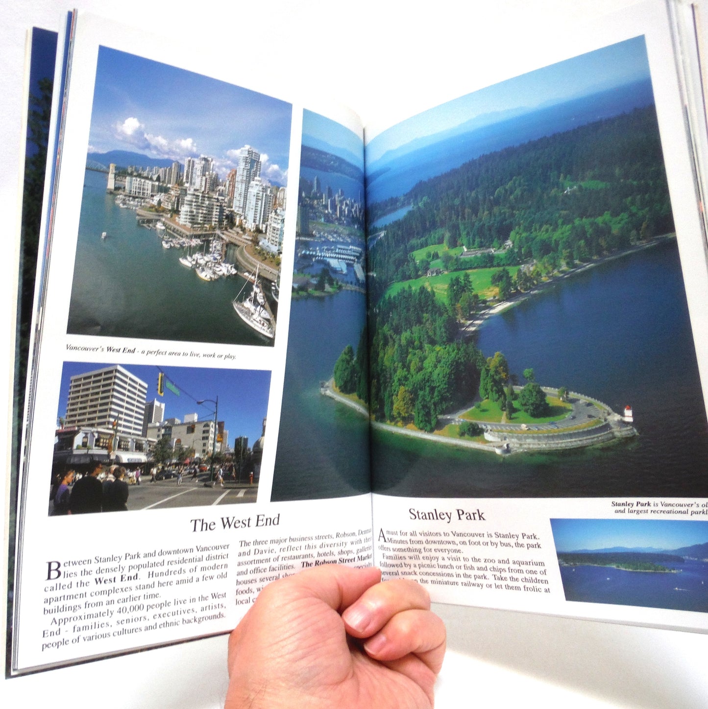 VANCOUVER AND VICTORIA, English Edition Souvenir Tour Guide, by Peggy Stortz and The Irving Weisdorf & Co. Ltd. (2003 1st Rev. Ed.)
