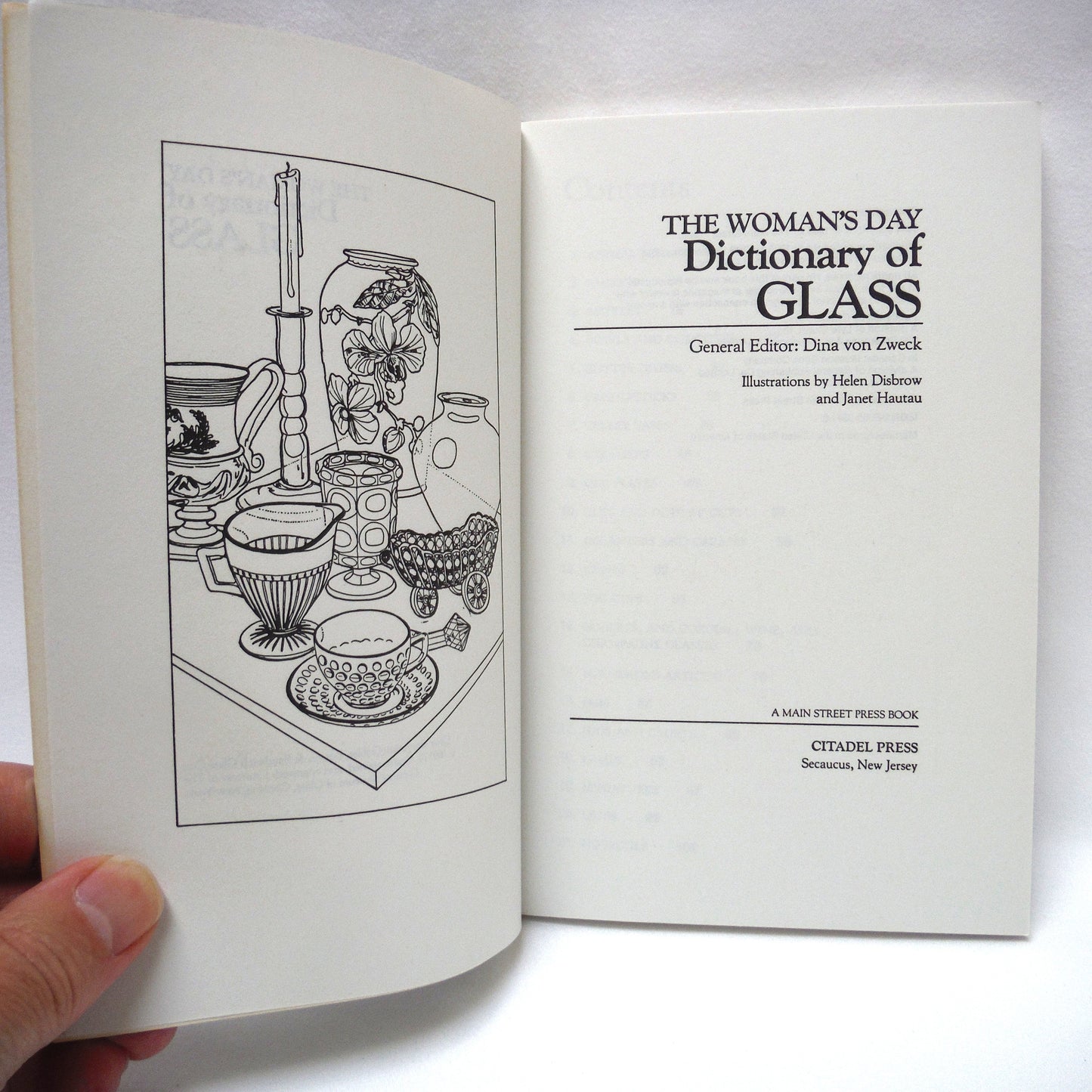 THE WOMAN'S DAY DICTIONARY OF GLASS, Edited by Dina von Zweck, Illustrated by Helen Disbrow and Janet Hautau (1983 1st Ed.)