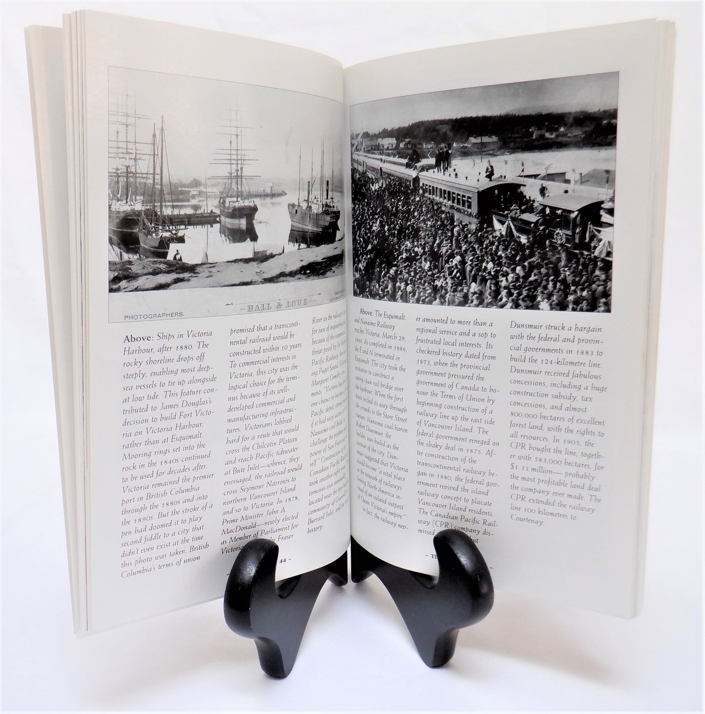 VICTORIA...A History in Photographs, by Peter Grant (1995 1st Ed.)