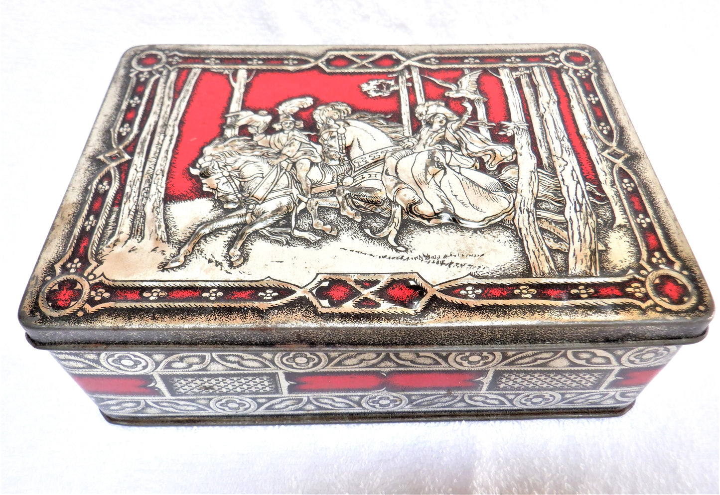 Vintage Hinged-Lid RILEY BROTHERS TOFFEE TIN: 'Young Lovers Riding Their Horses'