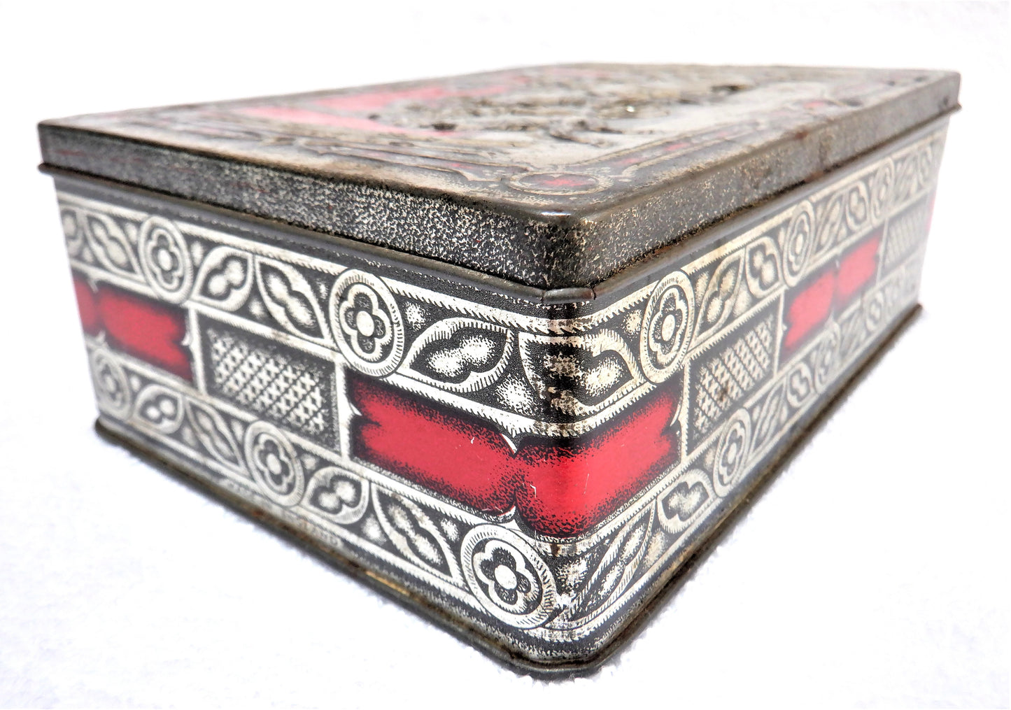 Vintage Hinged-Lid RILEY BROTHERS TOFFEE TIN: 'Young Lovers Riding Their Horses'