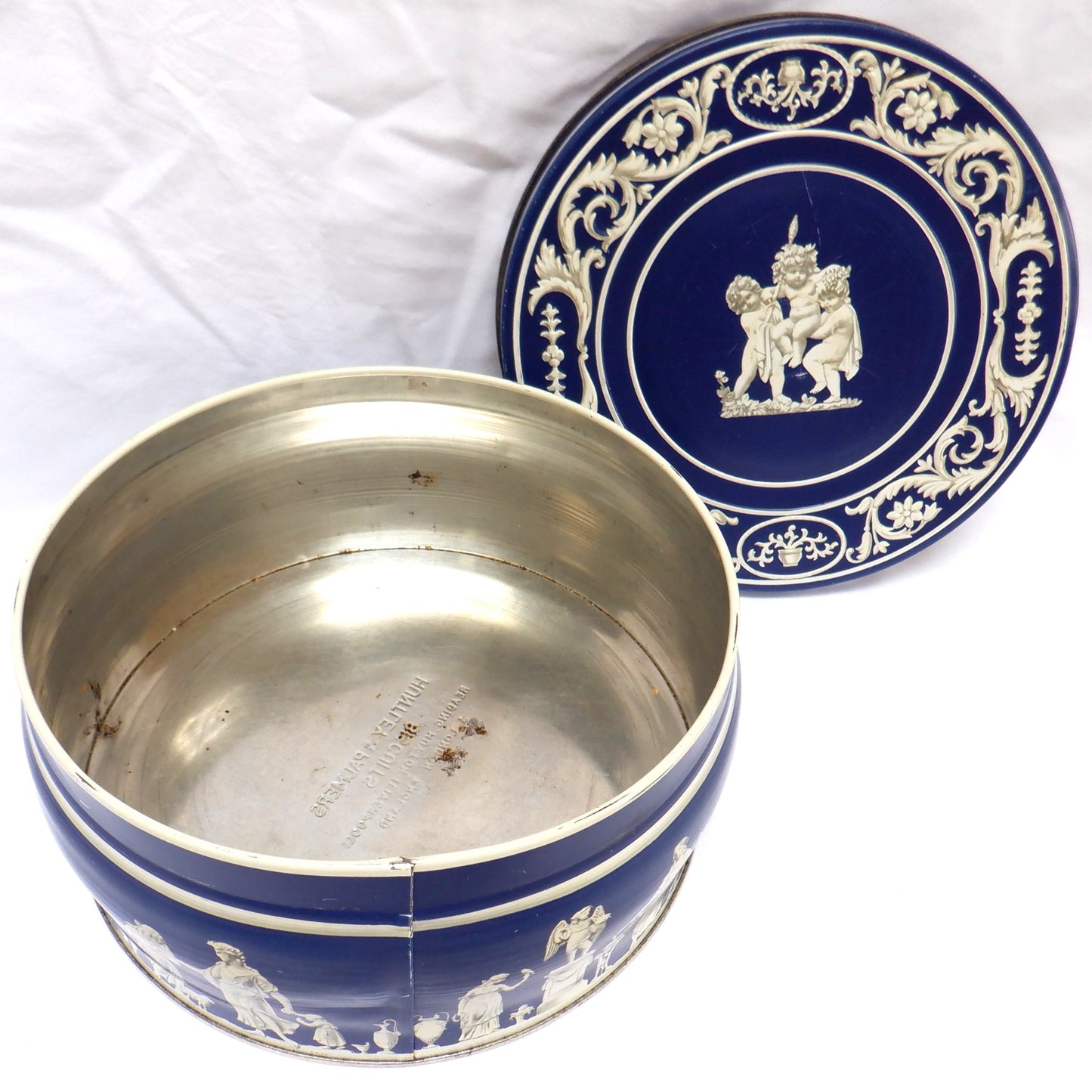 HUNTLEY & PALMERS BISCUITS Vintage Tin - 'Greek Cherubs'