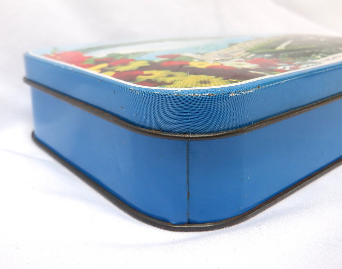 VINTAGE 60's TIN CONTAINER: 'NIAGARA FALLS, CANADA'