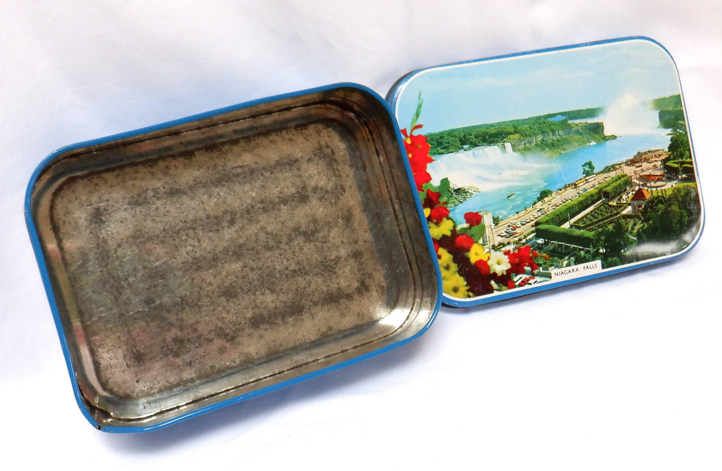 VINTAGE 60's TIN CONTAINER: 'NIAGARA FALLS, CANADA'