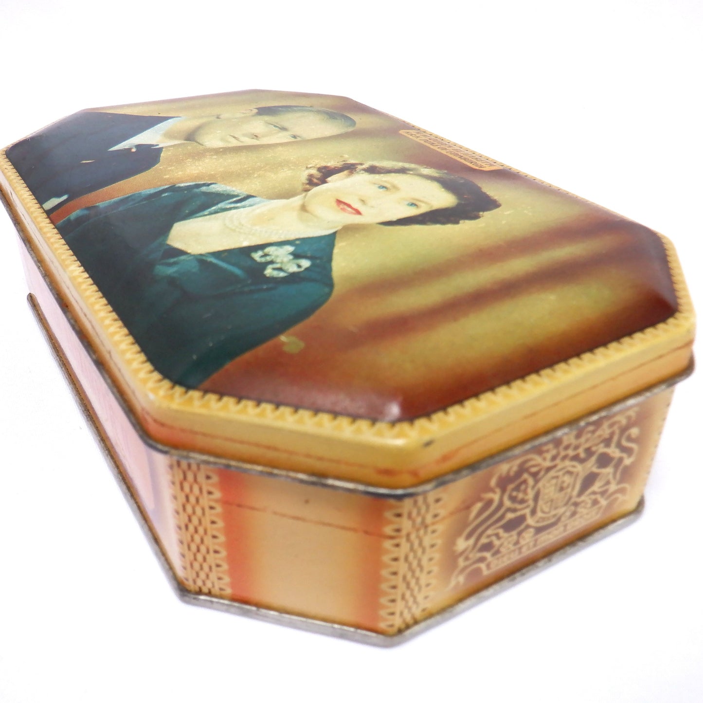 Vintage 1953 Queen Elizabeth II Coronation Tin, by The DAINTEE Confectionery Company of Blackpool, England