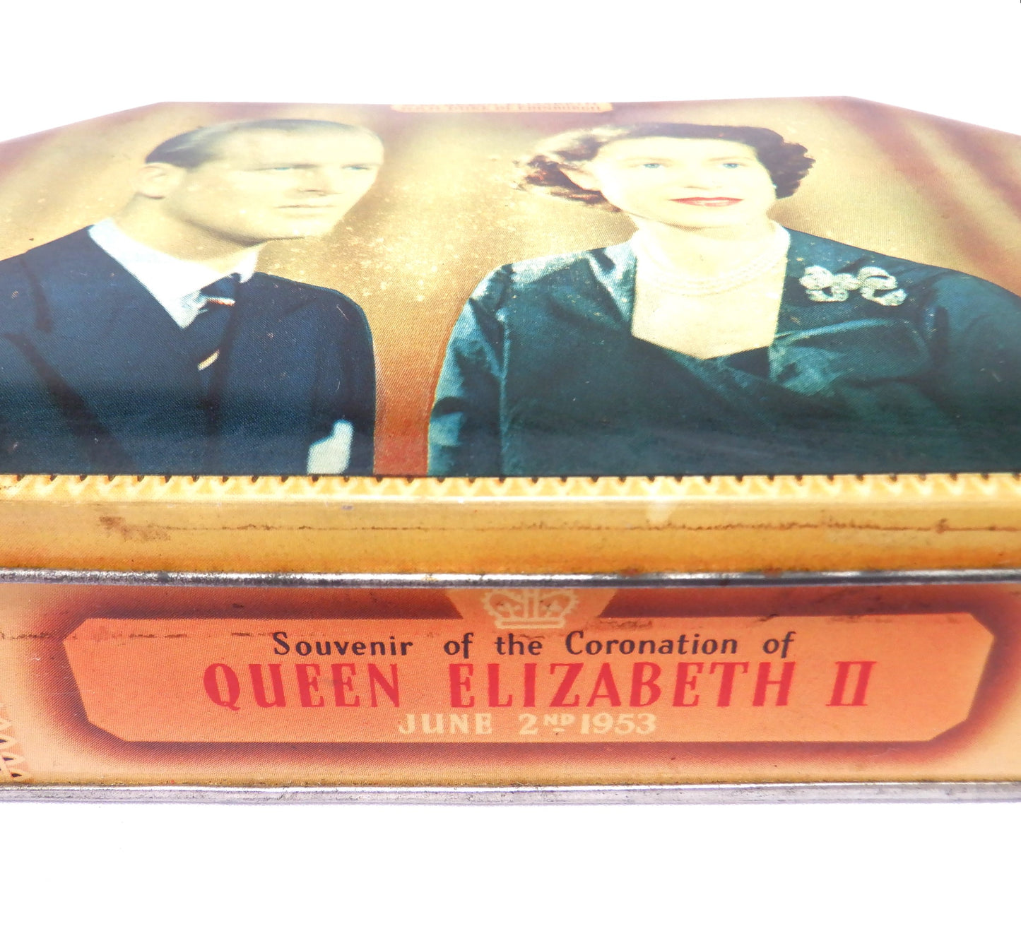 Vintage 1953 Queen Elizabeth II Coronation Tin, by The DAINTEE Confectionery Company of Blackpool, England