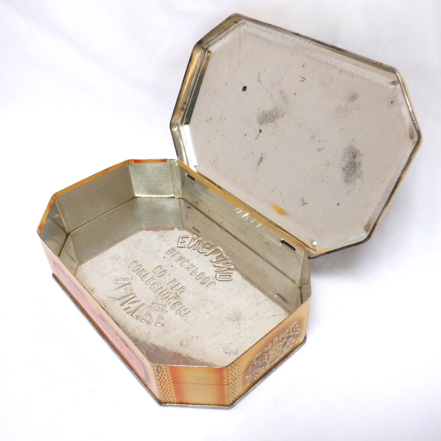 Vintage 1953 Queen Elizabeth II Coronation Tin, by The DAINTEE Confectionery Company of Blackpool, England