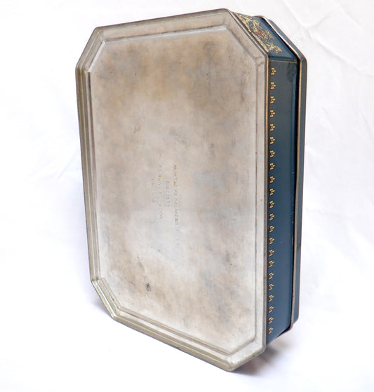 QUEEN ELIZABETH II Vintage Mid-Century Tin Container, by Huntley & Palmers (#2)