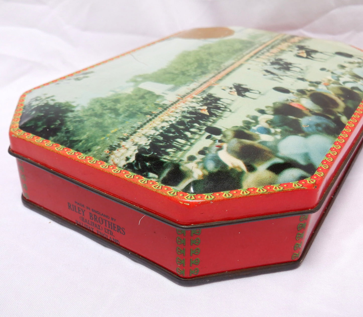 "THE QUEEN'S ROYAL PROCESSION SOUVENIR TIN" by Riley Brothers of Halifax, England