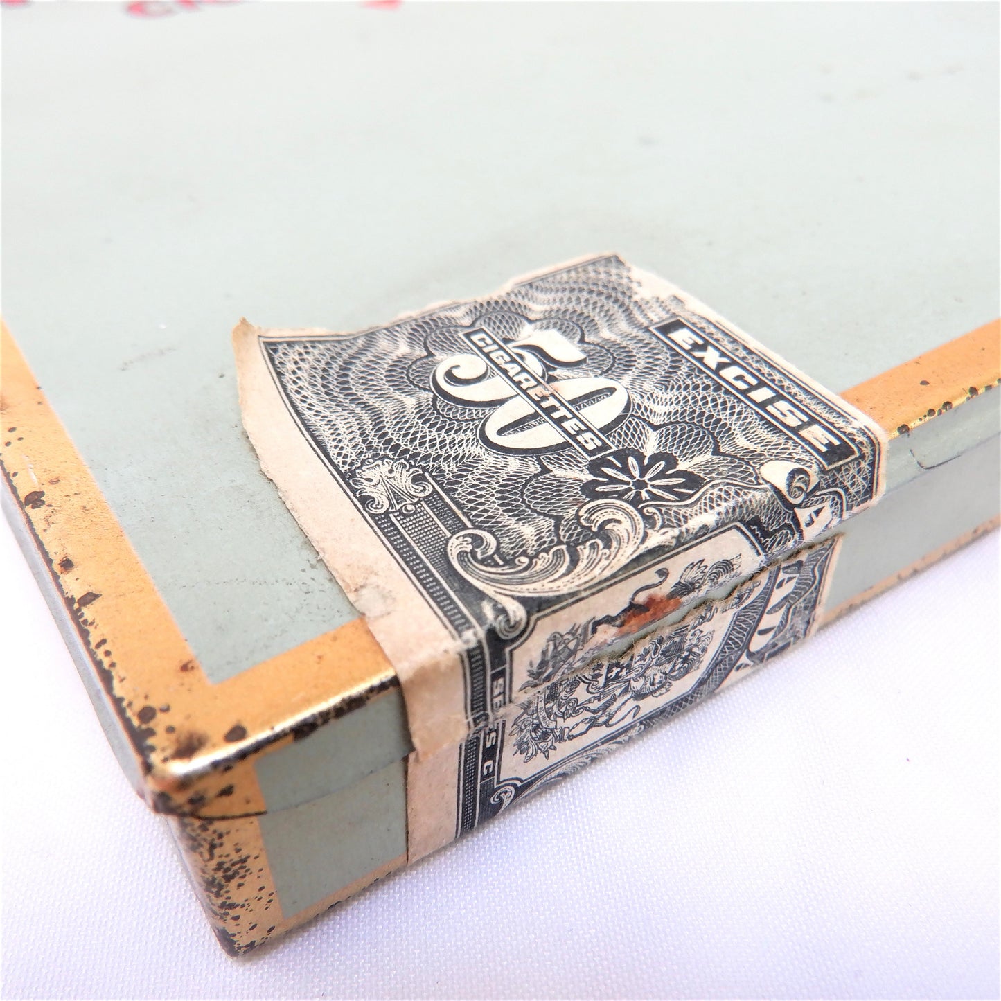 VINTAGE FLAT FIFTY Tobacco Tin Container: 'WINCHESTER CIGARETTES' Made in CANADA