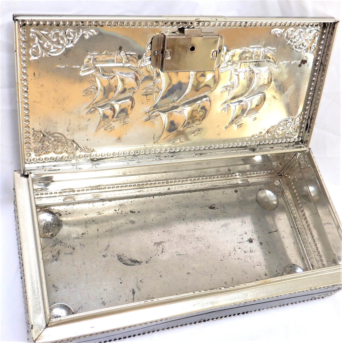 "THREE TALL SHIPS" Rare Hinged-Lid Strong Box Vintage Tin Container
