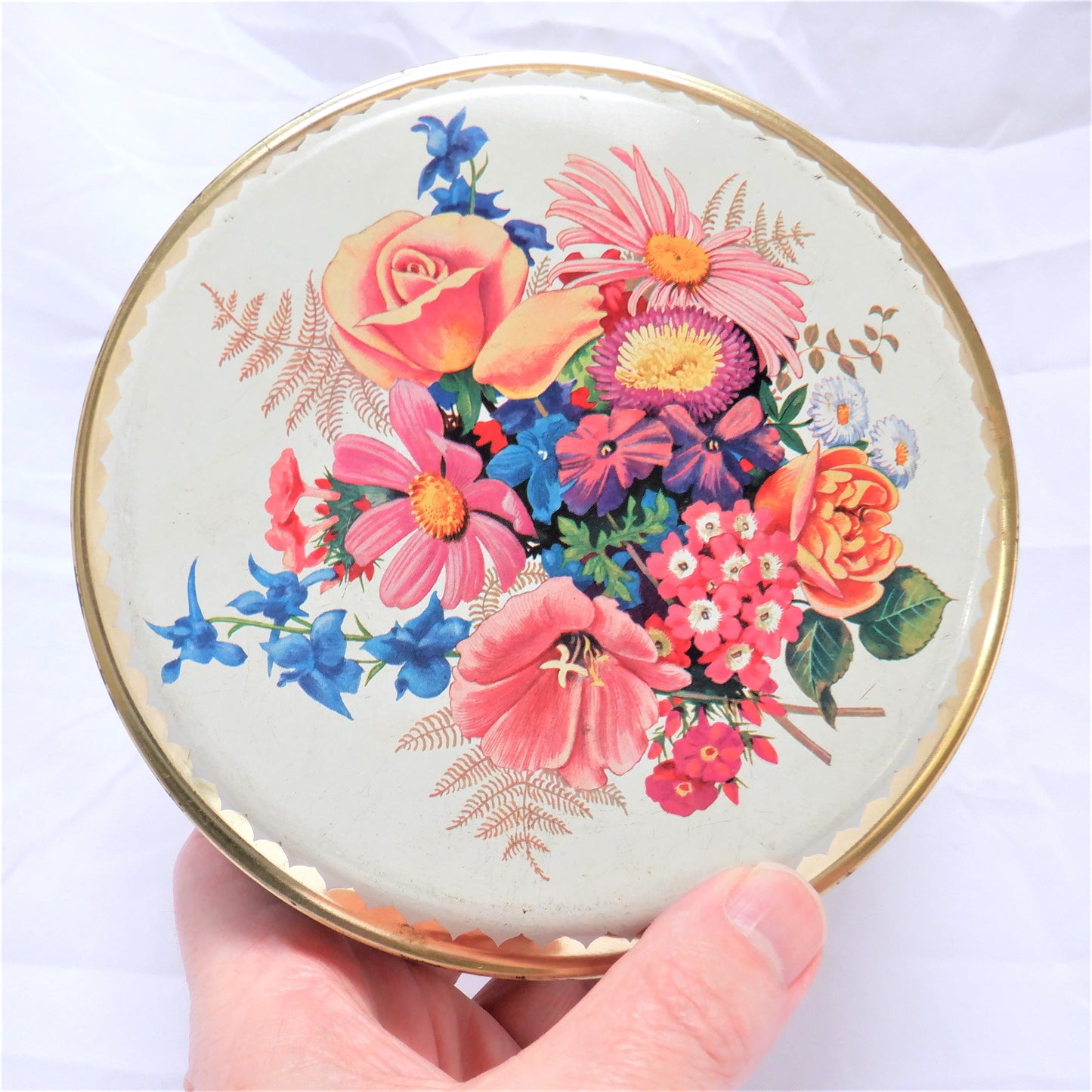 Vintage Round Tin by Gray Dunn Biscuits 'THE GARDEN BOUQUET'