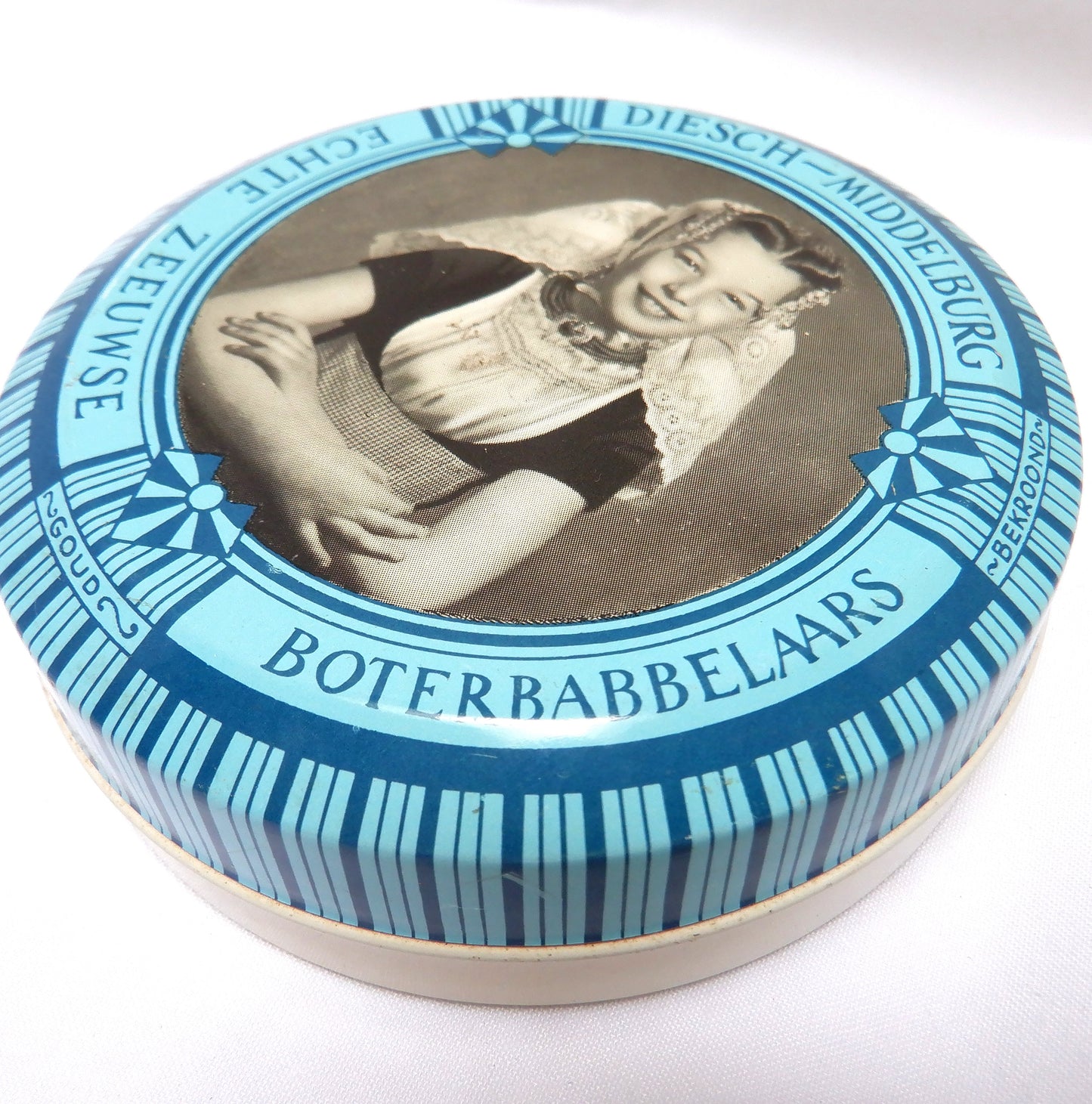 "DUTCH GIRL" Round Vintage Pocket Candy Tin by Diesch-Middelburg of Holland!