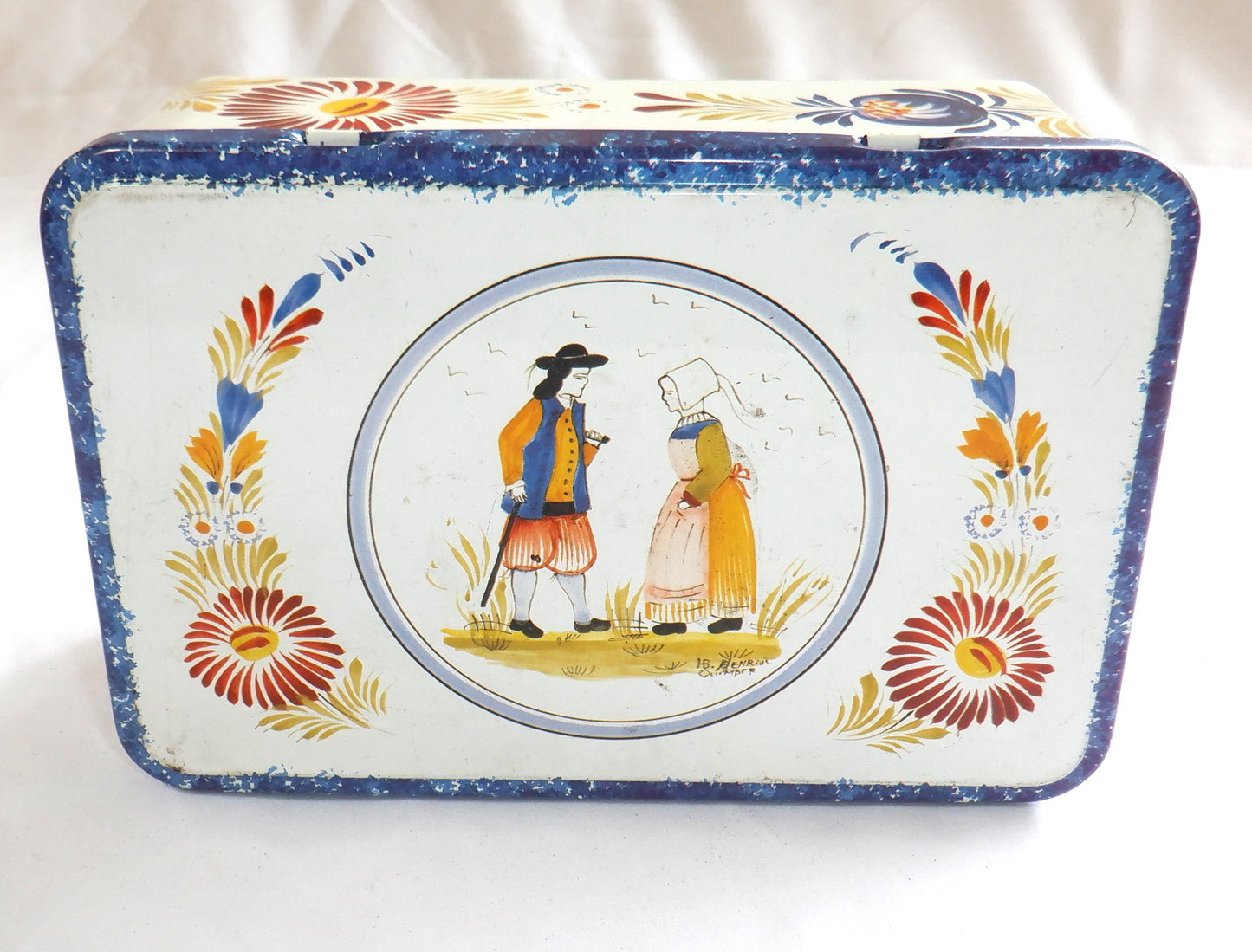 Vintage Rare Tin Container by Massilly Company of France: 'CANADIAN ACADIENS'