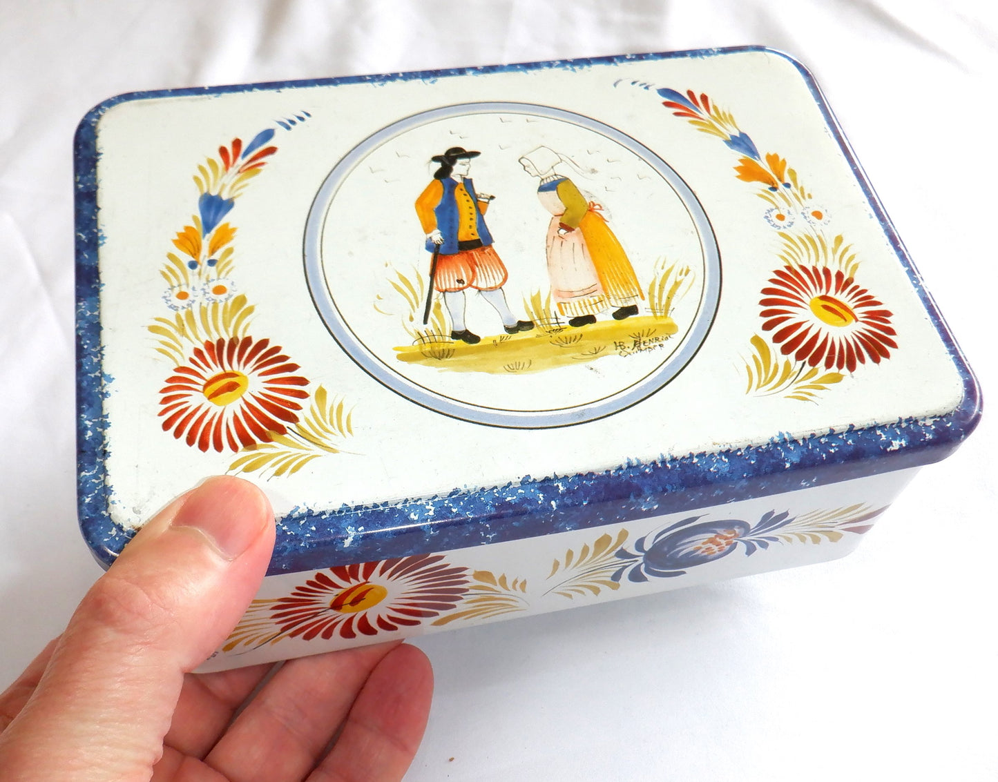Vintage Rare Tin Container by Massilly Company of France: 'CANADIAN ACADIENS'