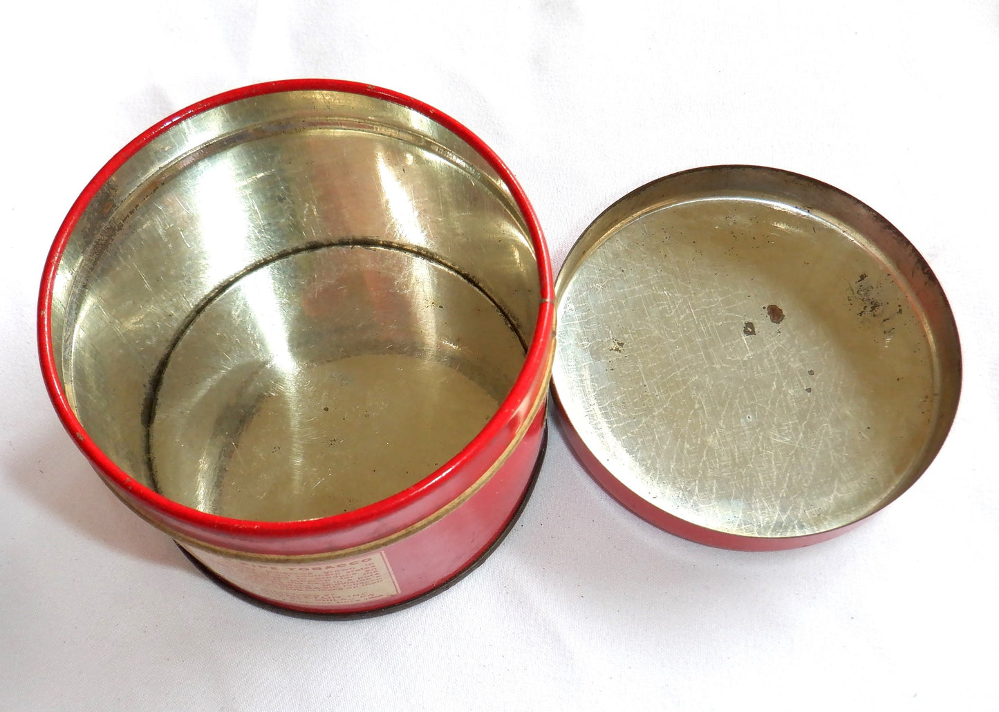 JOHN MIDDLETON'S PIPE TOBACCO Antique Round Red Tin Can from Pennsylvania, USA