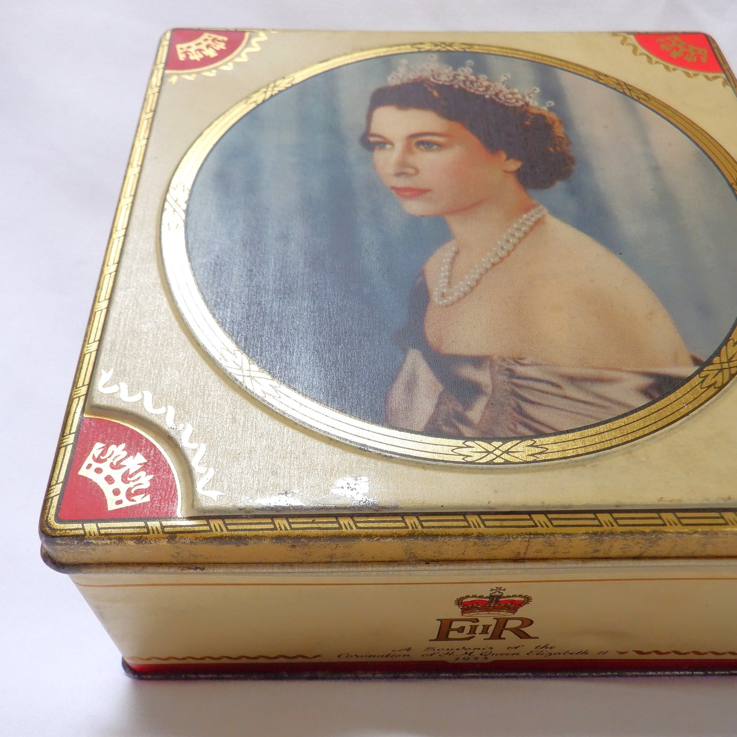 1953 Souvenir Vintage Tin of H.M. Queen Elizabeth II Coronation, by Henry Thorne Toffee Co.