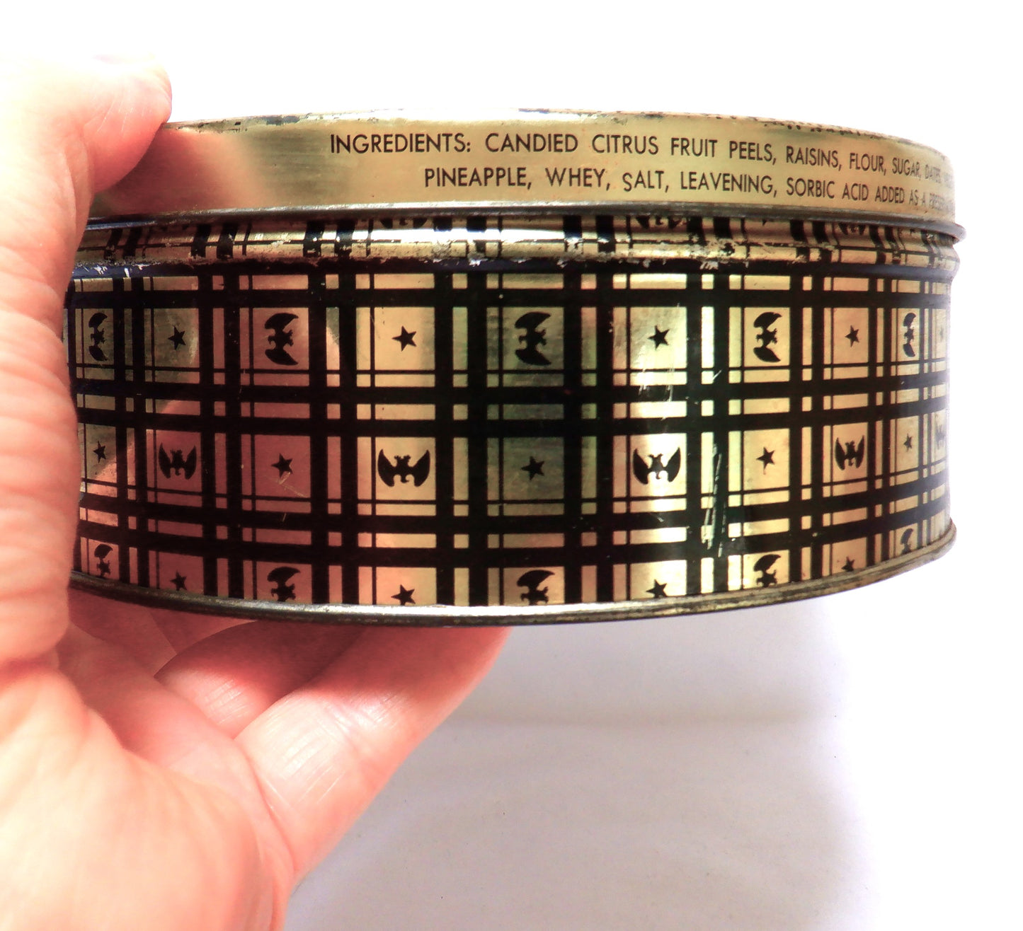 Round Vintage Rum Fruit Cake Tin: 'YE OLDE CARRIAGE RIDE'