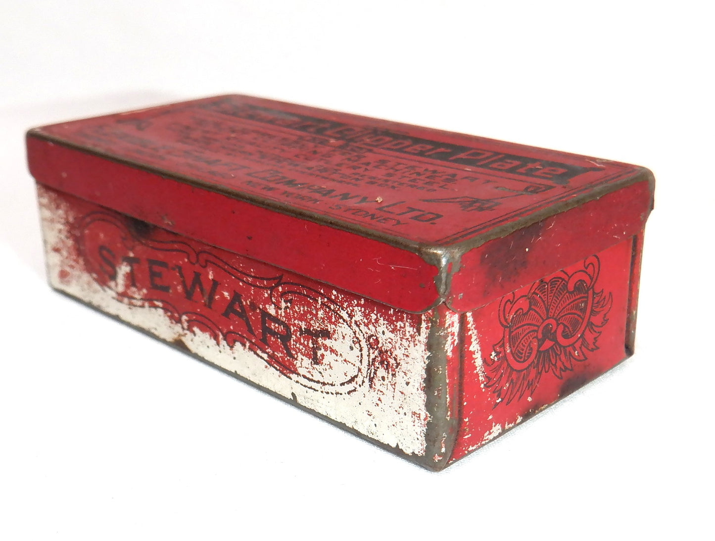 Vintage Red Tin Container from The United States of America: 'STEWART CLIPPER PLATE No. 90'