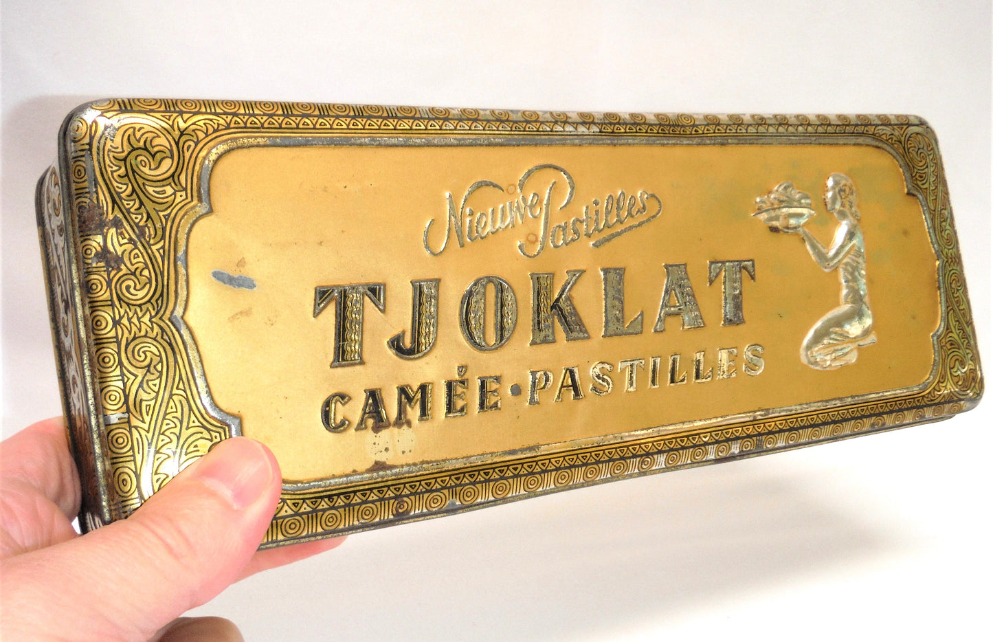 TJOKLAT CAMEE-PASTILLES, An Antique Chocolate Tin Container from Amsterdam