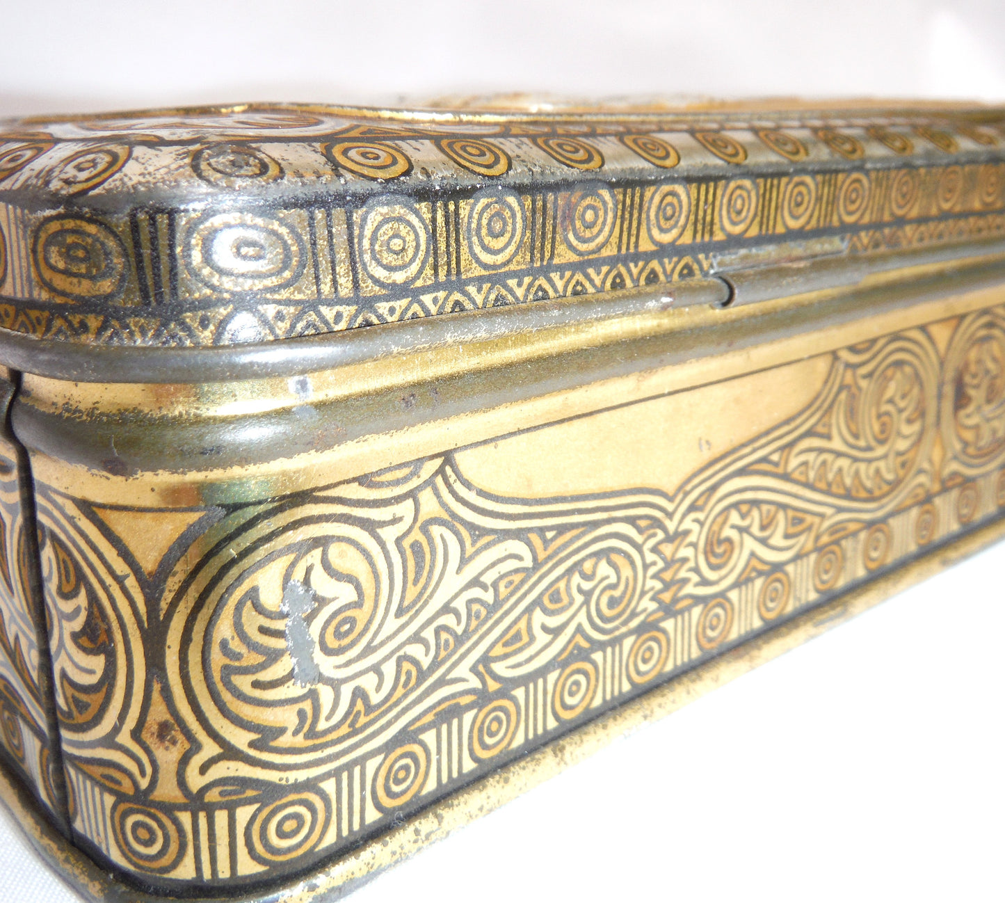 TJOKLAT CAMEE-PASTILLES, An Antique Chocolate Tin Container from Amsterdam