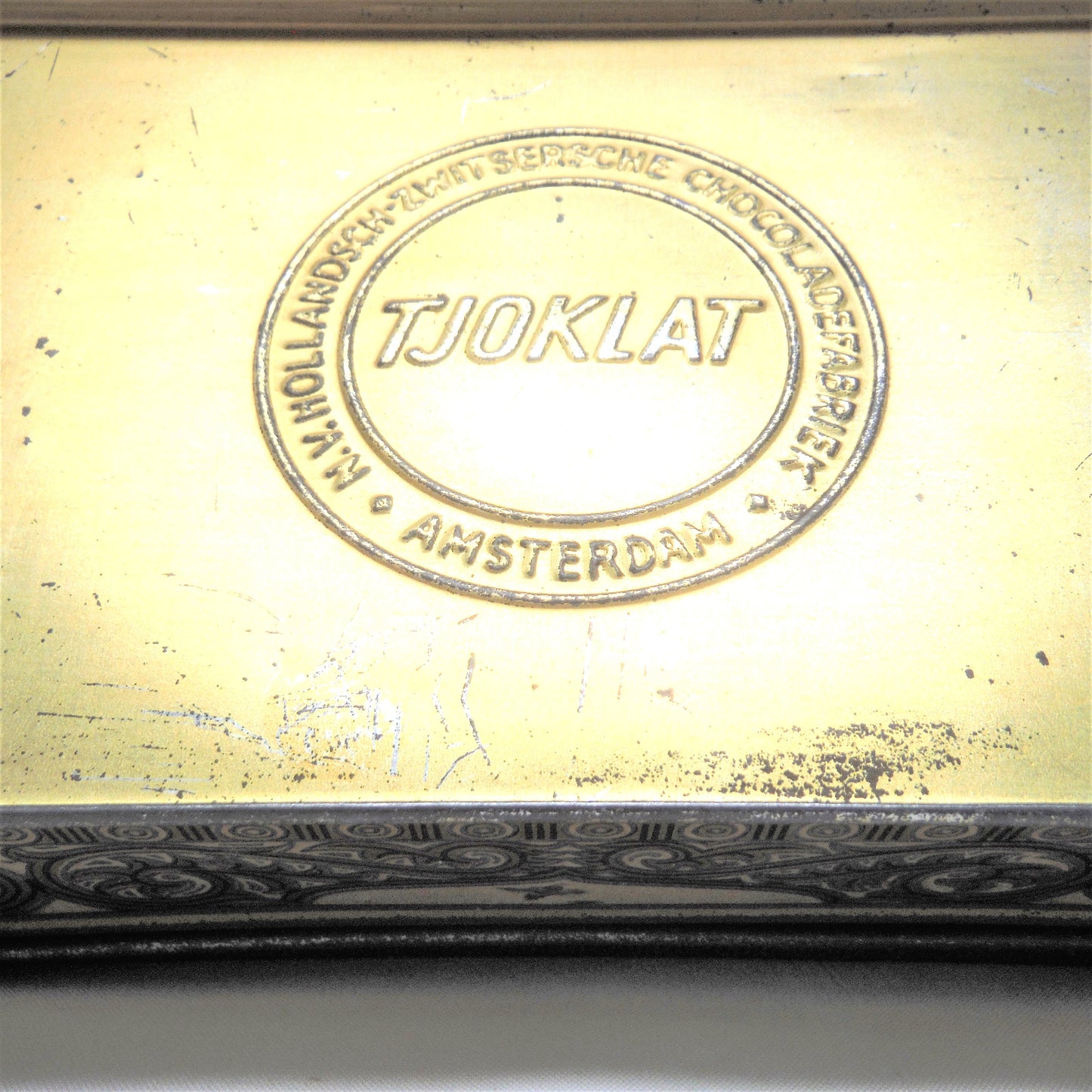 TJOKLAT CAMEE-PASTILLES, An Antique Chocolate Tin Container from Amsterdam