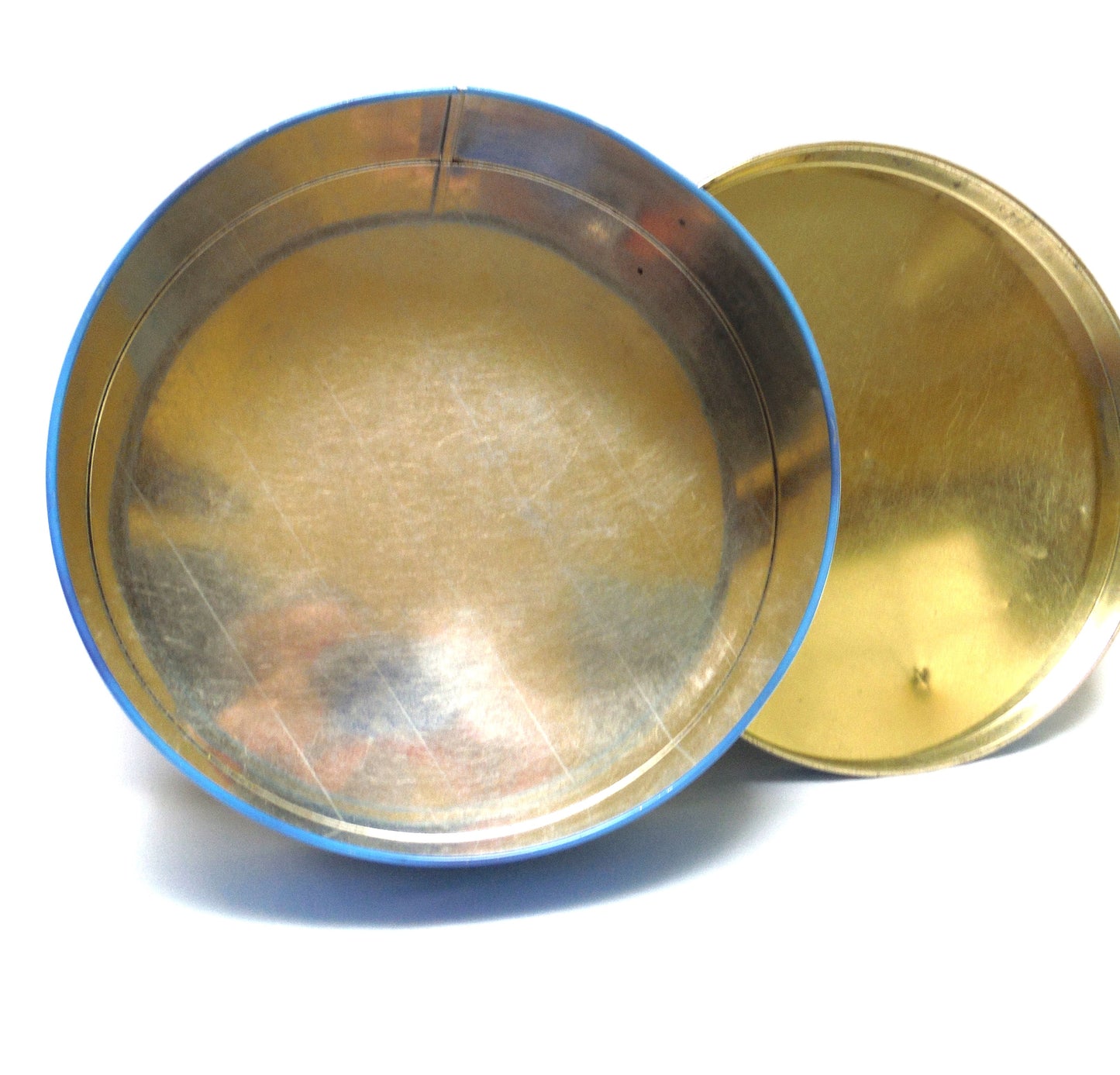 VINTAGE LARGE ROUND BISCUIT CAKE TIN: 'Three White Flowers in a Field of Wheat'