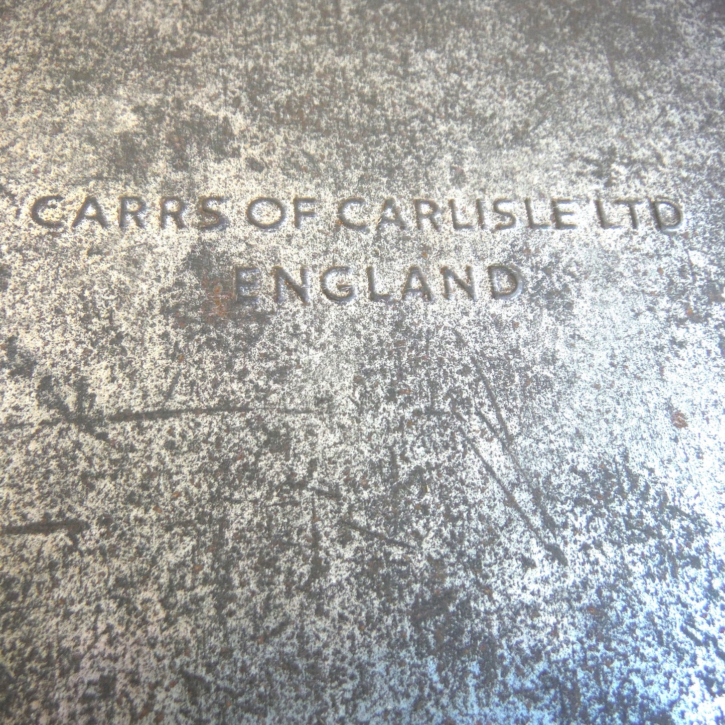 CARRS OF CARLISLE Vintage Hinged-Lid Tin Container: 'Beach Gem Stones'