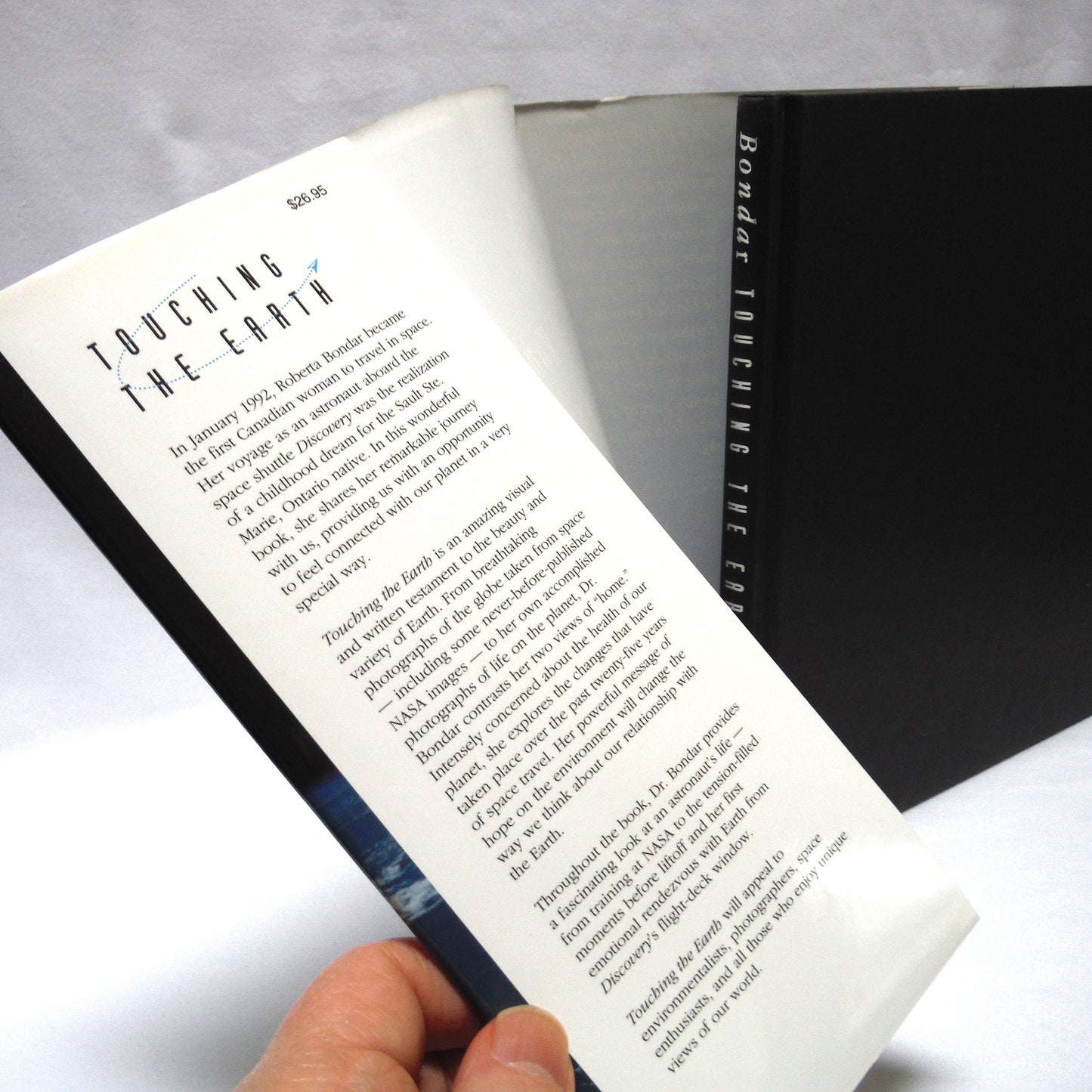 TOUCHING THE EARTH, by Roberta Bondar (1994 1st Ed.)