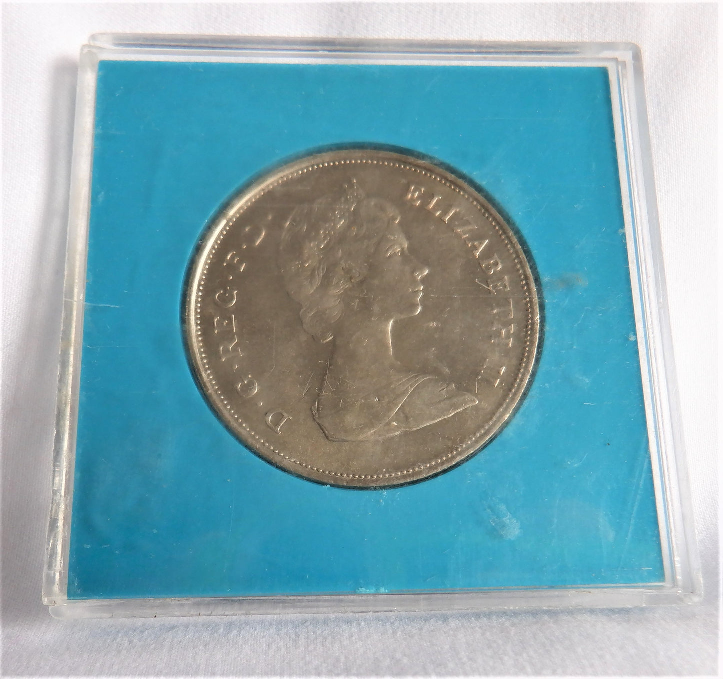 THE ROYAL WEDDING, 1981 Commemorative Crown Coin Charles & Diana, by Barklay's Bank of London, England 29th July 1981