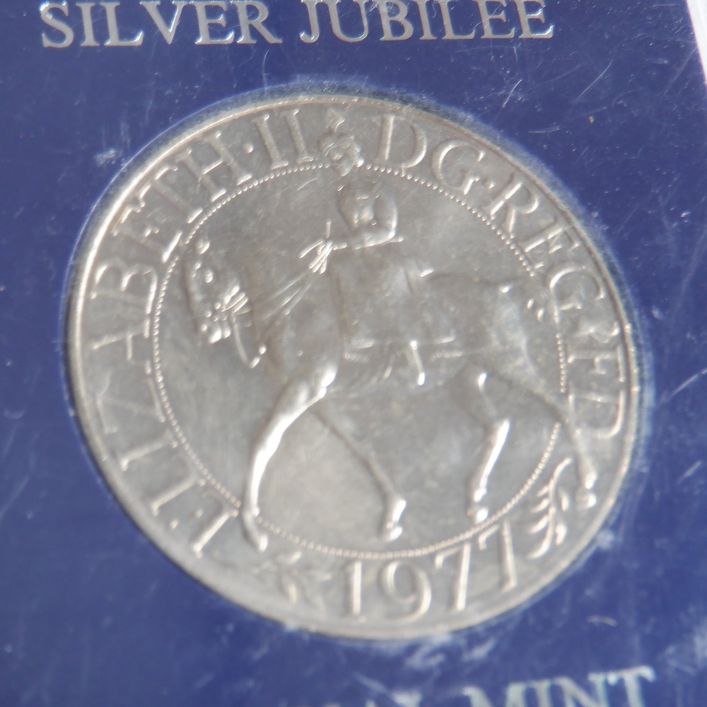 THE SILVER JUBILEE BRITISH CROWN COIN: 25th Anniversary of QUEEN ELIZABETH II, (1952-1977)