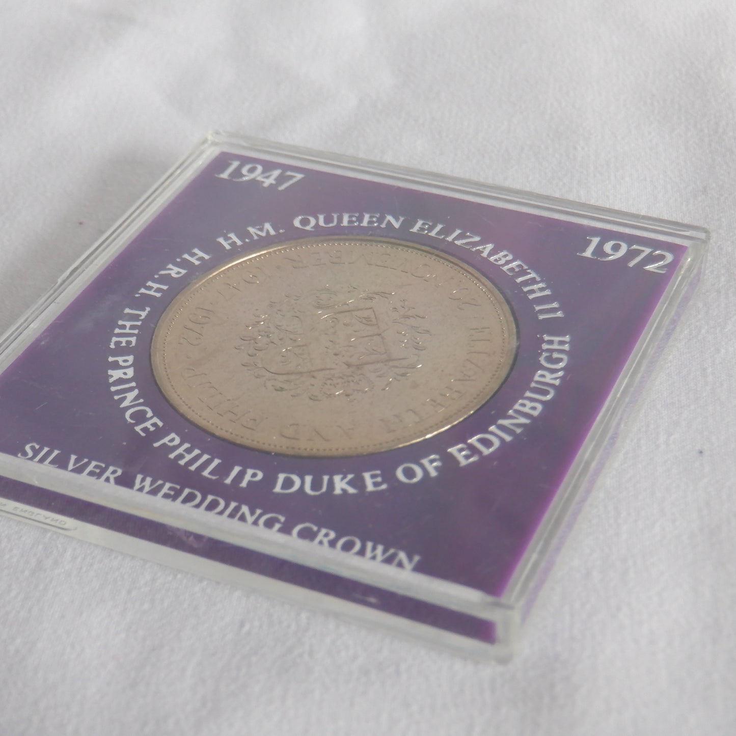 THE 1972 SILVER WEDDING British Crown Coin, QUEEN ELIZABETH II & PRINCE PHILIP (1947-1972)