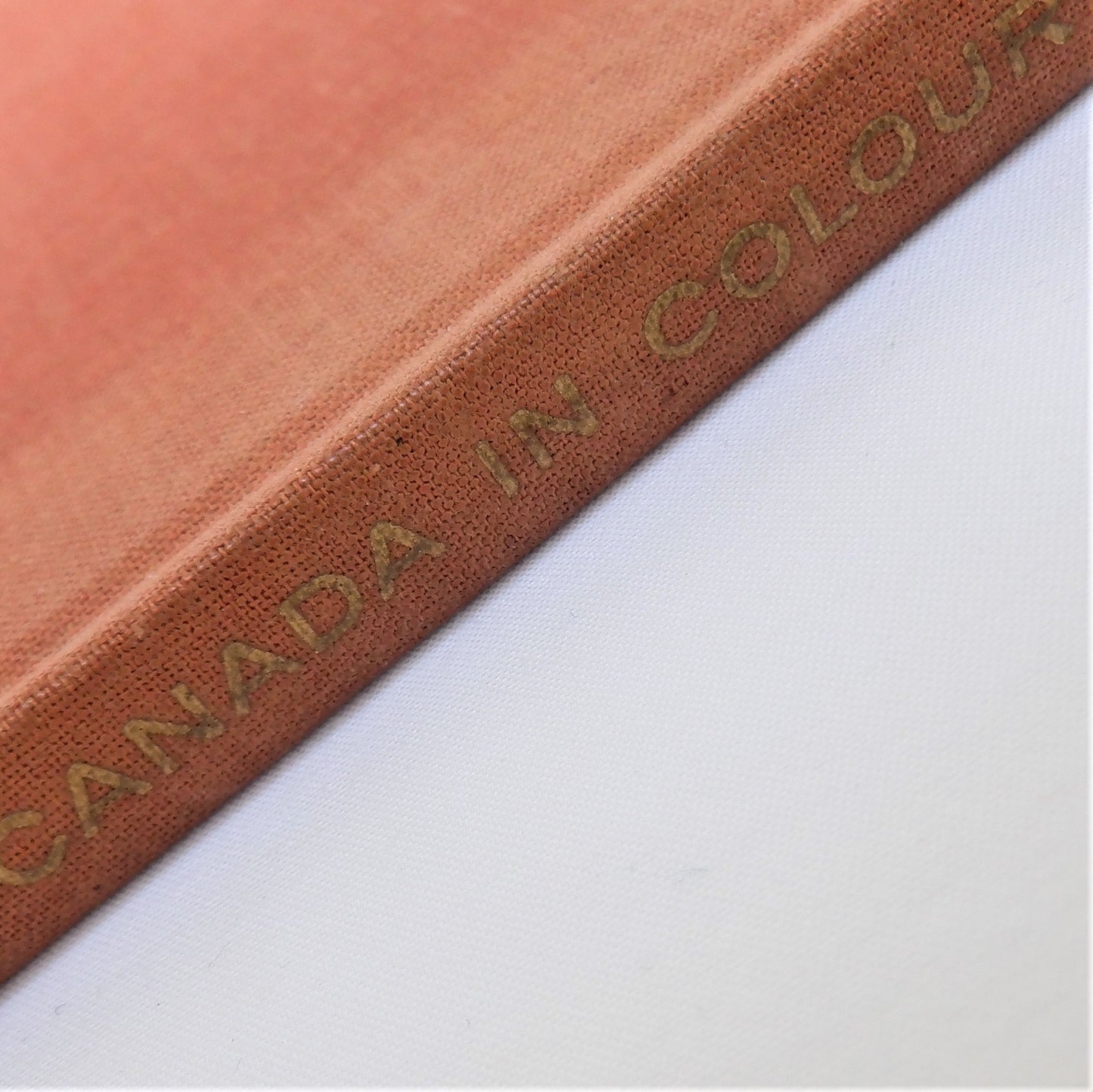 CANADA IN COLOUR, A Vintage Book by George Hunter & Leslie Roberts (1959 1st Ed.)