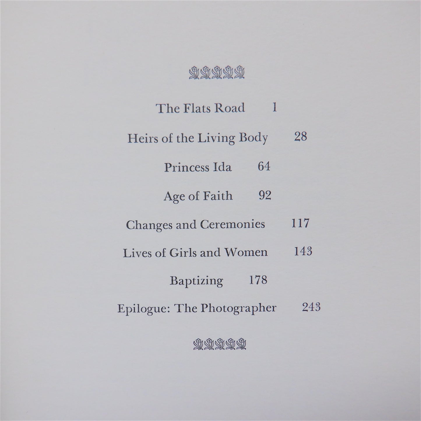 LIVES OF GIRLS AND WOMEN, The Original 1971 Novel Printed in Canada, by ALICE MUNRO (1st Ed. SIGNED)