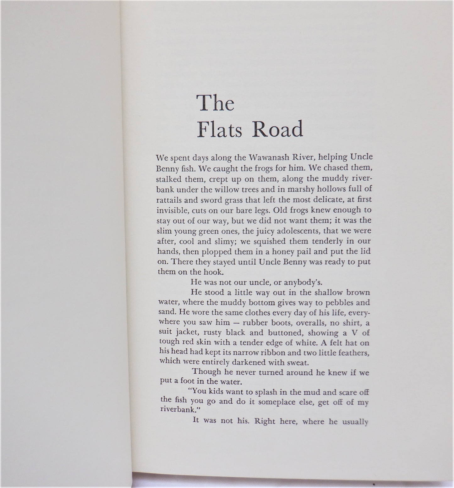 LIVES OF GIRLS AND WOMEN, The Original 1971 Novel Printed in Canada, by ALICE MUNRO (1st Ed. SIGNED)