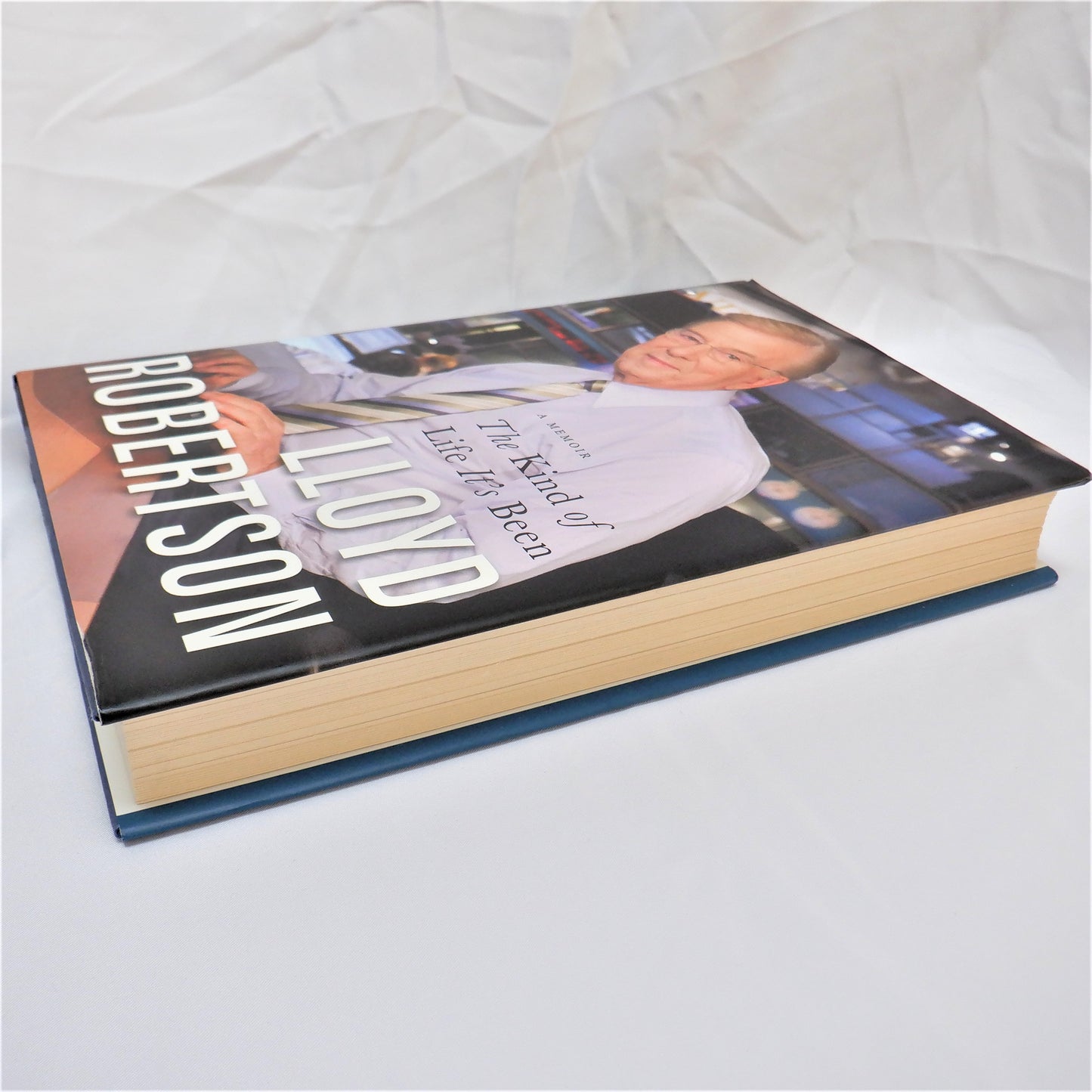 THE KIND OF LIFE IT'S BEEN, A Memoir by Lloyd Robertson (2012 1st Ed.)