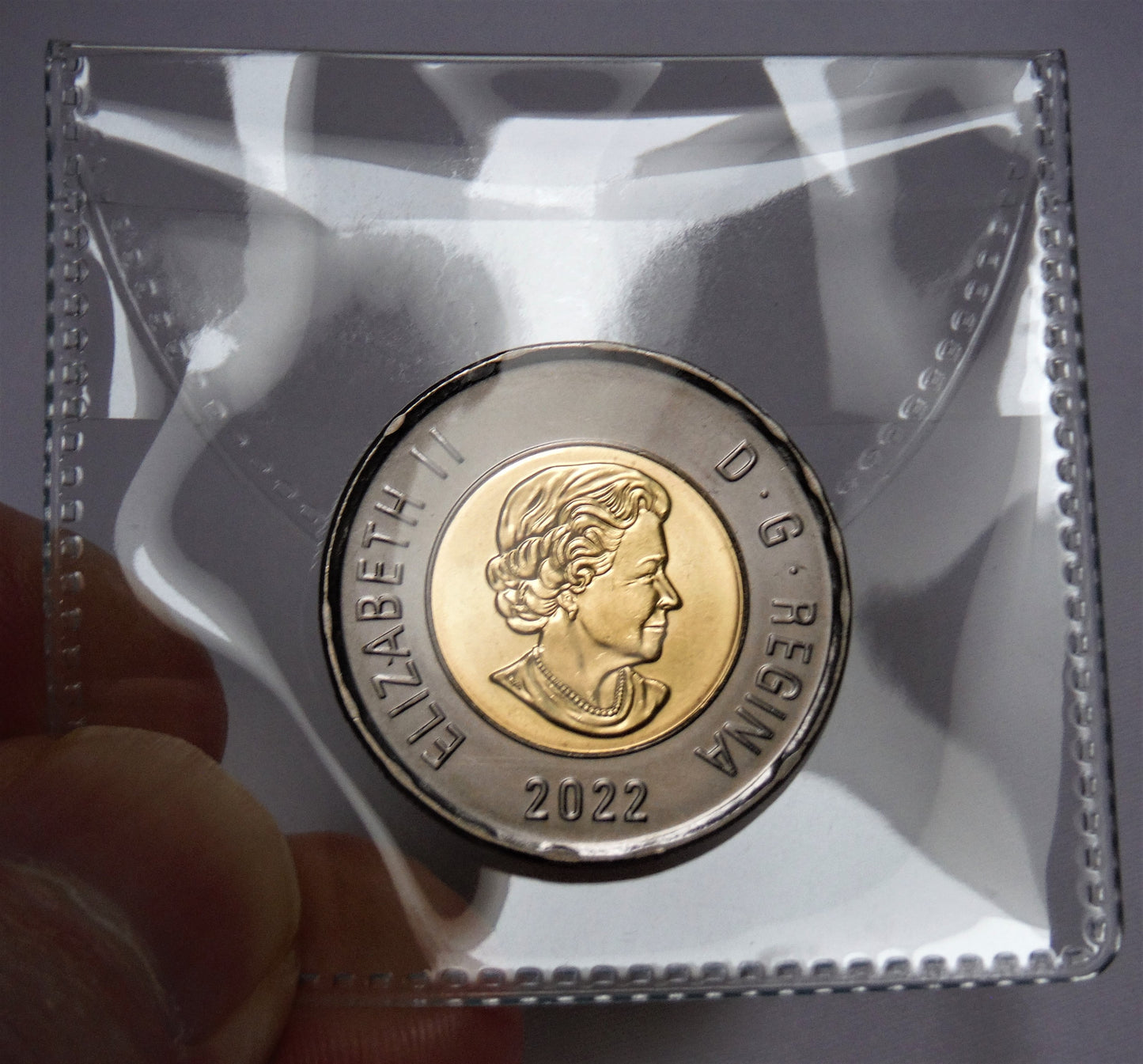 2022 Canadian Black-Rimmed $2 Toonie Coin: Honouring Queen Elizabeth II (1926-2022)