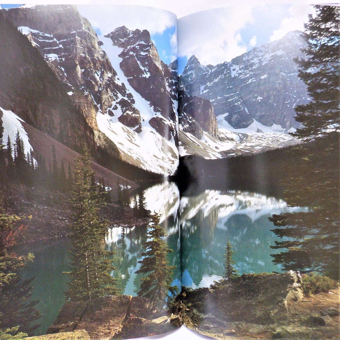 THE CANADIAN ROCKY MOUNTAINS, Photographic Book by Carole Harmon & Stephen Hutchings, 1987