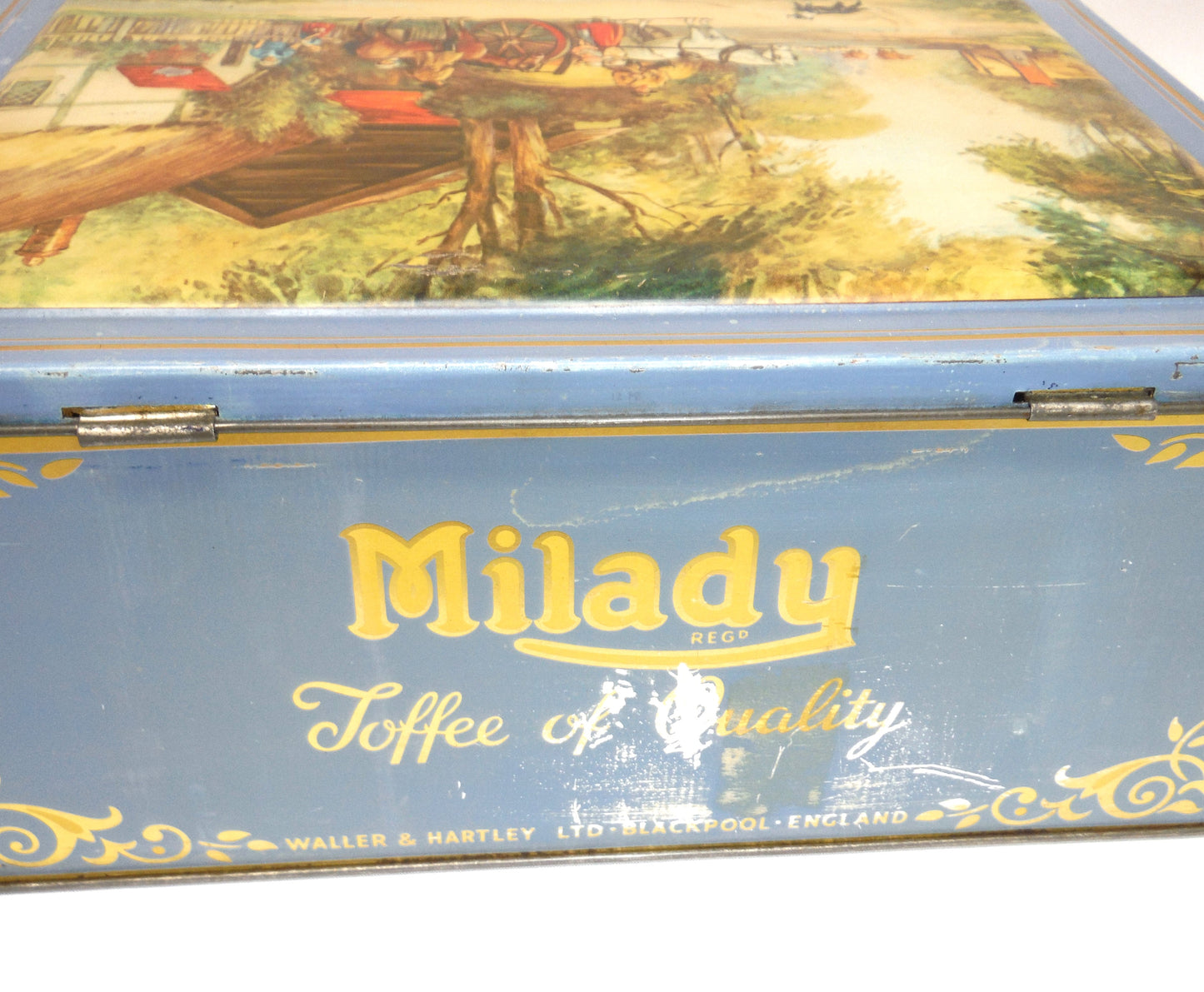 MILADY TOFFEE OF QUALITY, Presents A Large Vintage Tin: 'Country Life in England'