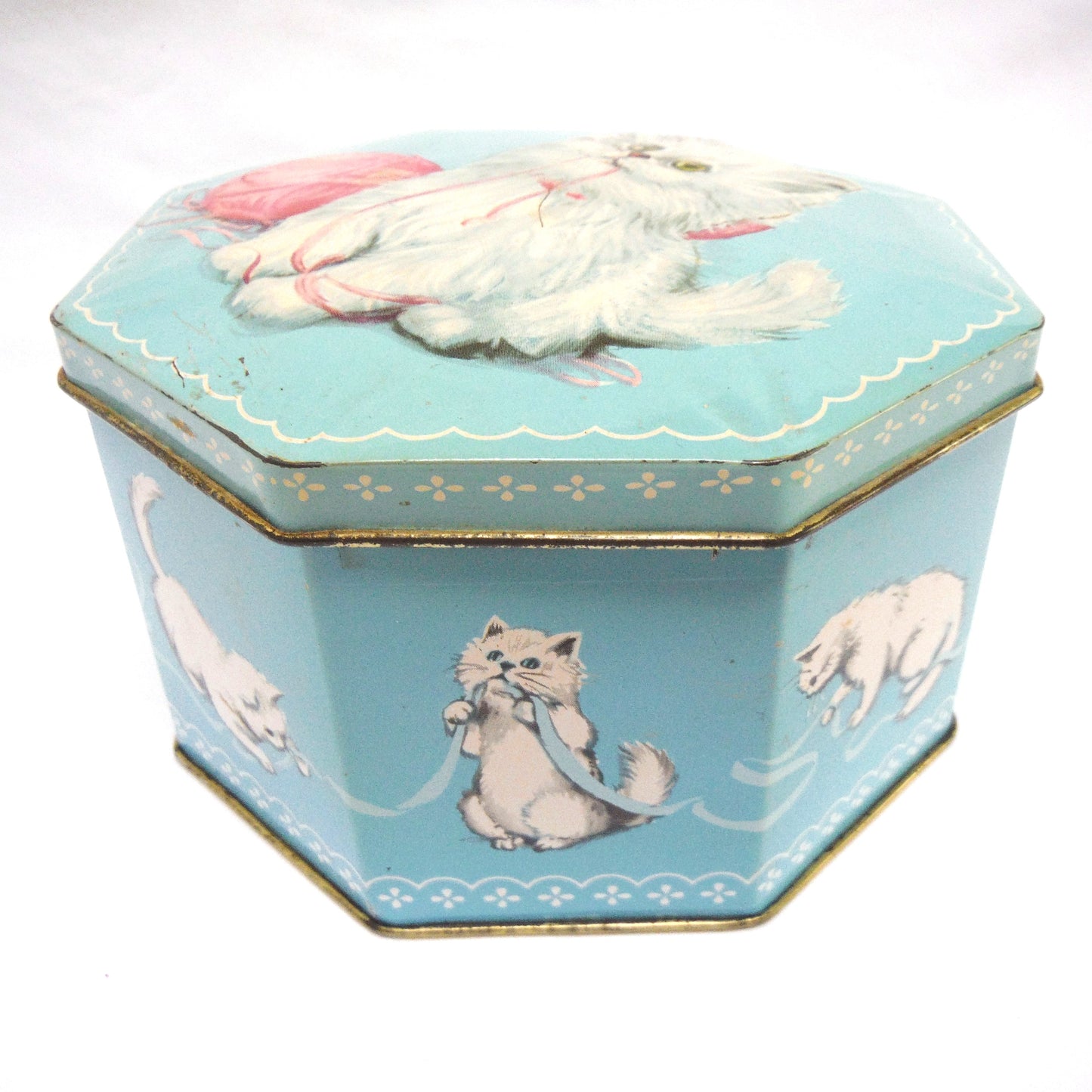 'WHITE FLUFFY KITTEN WITH PINK RIBBON', A Sweet Vintage Hinged-Lid Tin From England