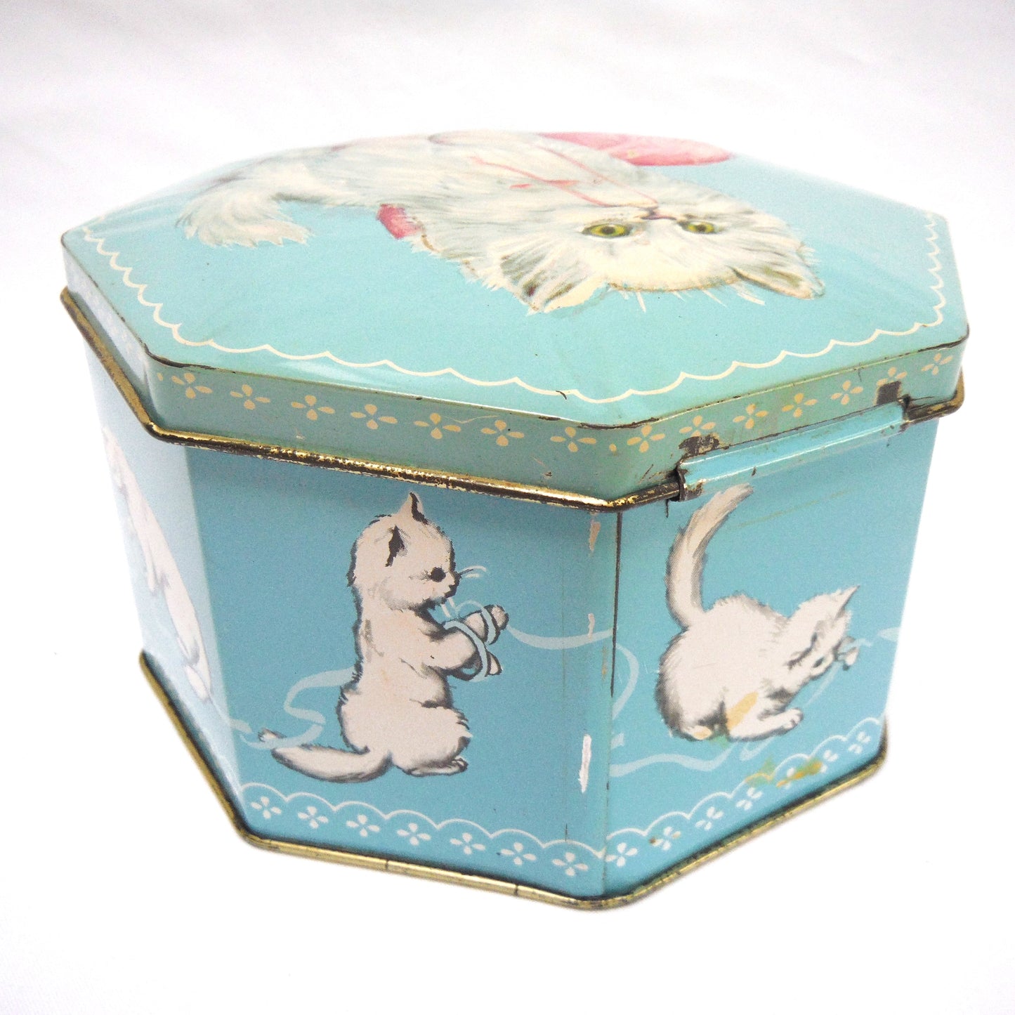 'WHITE FLUFFY KITTEN WITH PINK RIBBON', A Sweet Vintage Hinged-Lid Tin From England